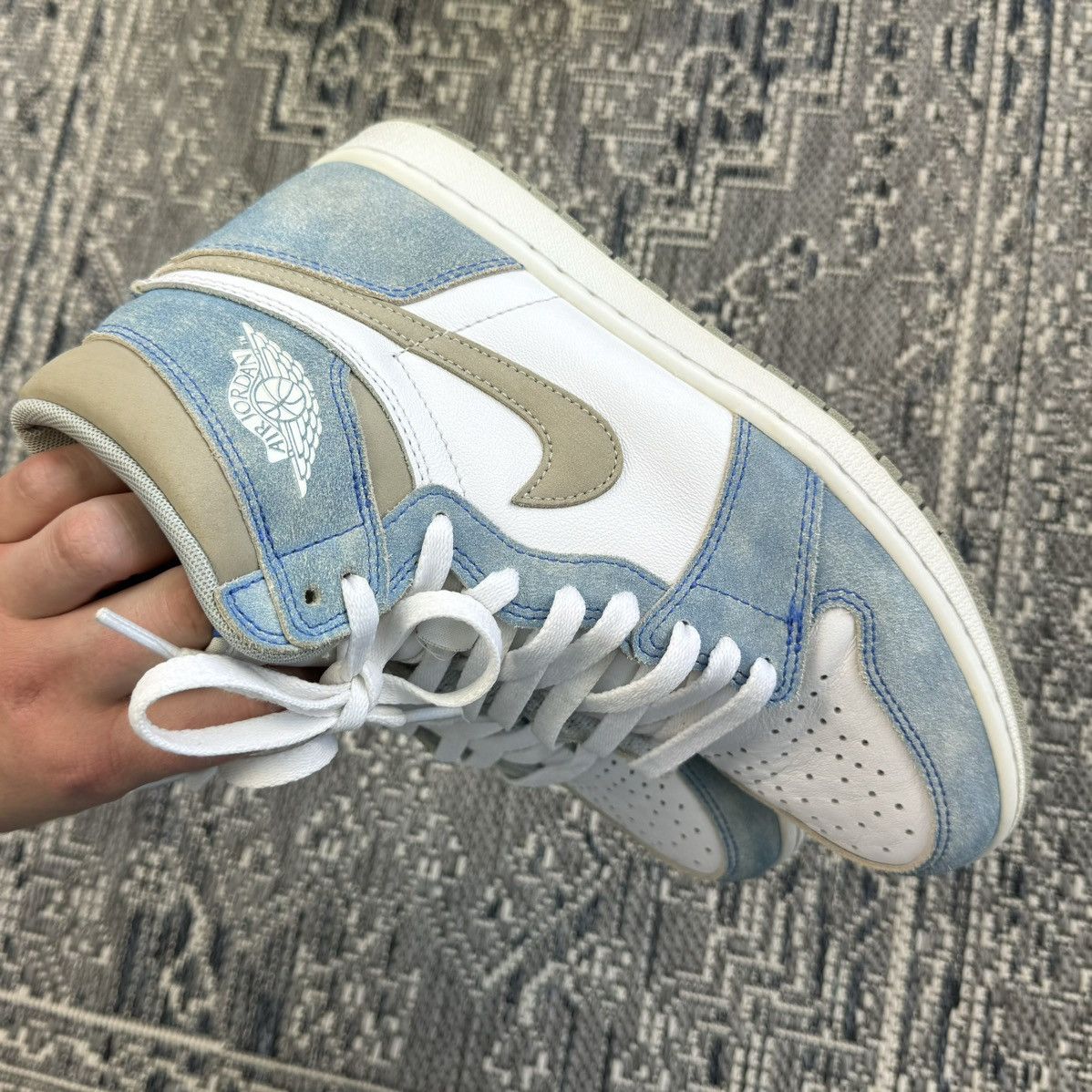 Jordan Brand JORDAN 1 RETRO HIGH HYPER ROYAL SMOKE GRAY 8US/7UK/41EU Size US 8 / EU 41 - 8 Thumbnail