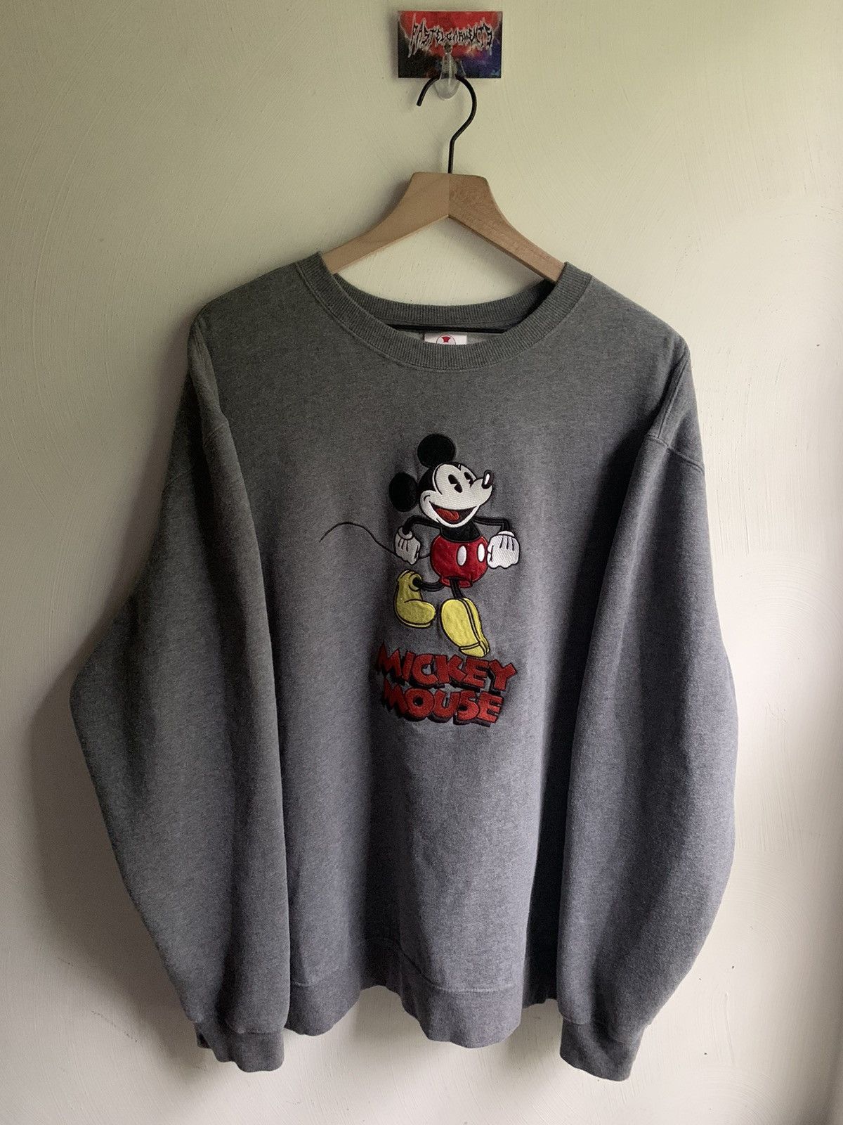 Disney Vintage Mickey Mouse Disney Embroidered Crewneck Sweatshirt Size US XL / EU 56 / 4 - 1 Thumbnail