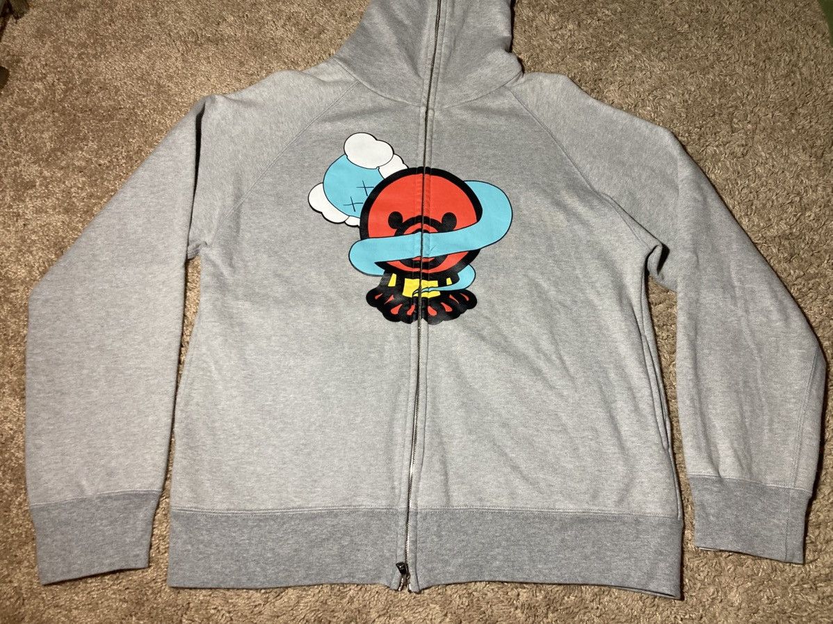 Bape 2008 Bape Kaws Bendy Octopus Full Zip Hoodie OG Camo Size US M / EU 48-50 / 2 - 2 Thumbnail