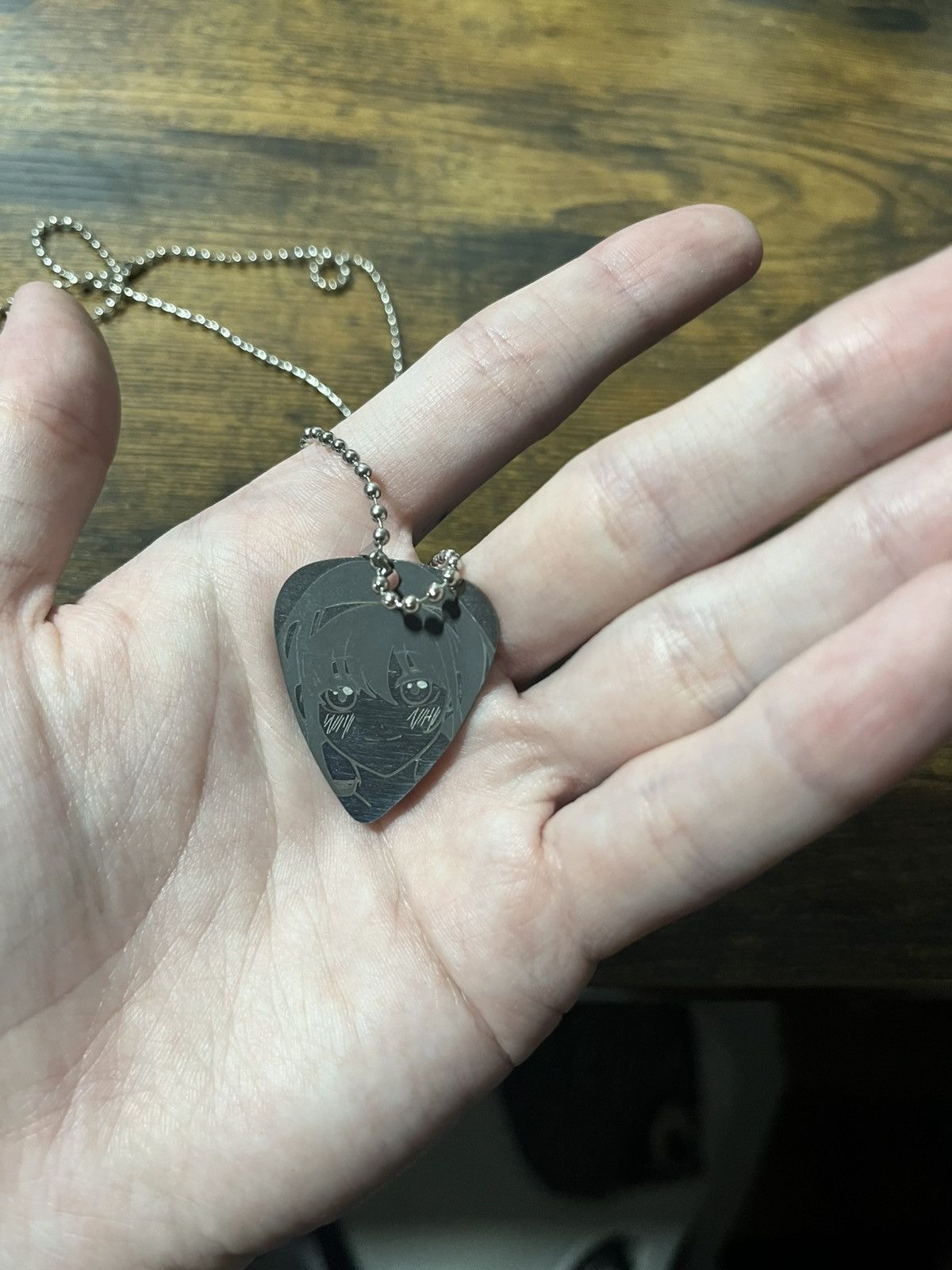 Other Son ludo anime girl guitar pick necklace Size ONE SIZE - 2 Thumbnail