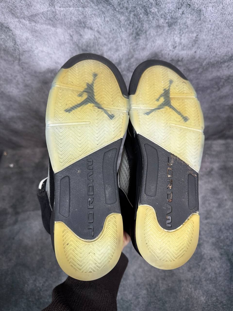 Jordan Brand Size 7Y | Jordan 5 Metallic No Box | Pre-Owned Size US 7 / EU 40 - 5 Thumbnail