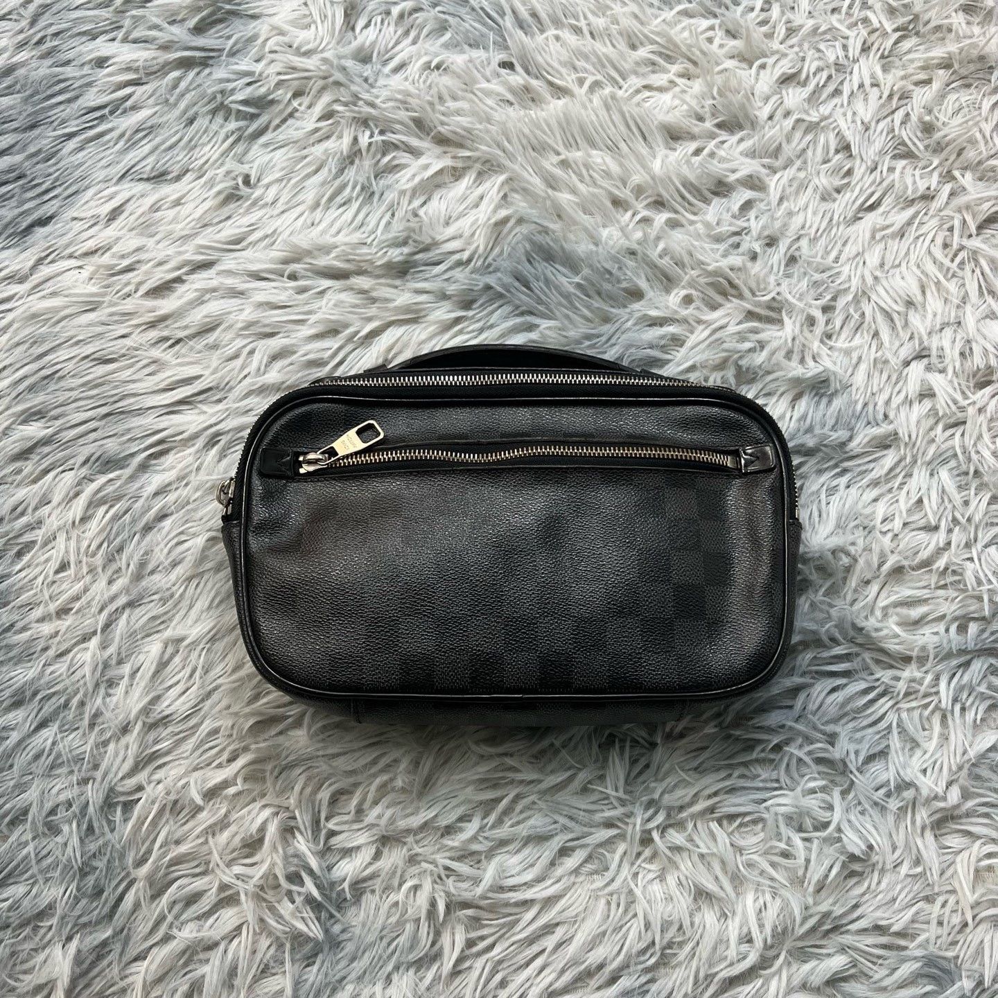 Louis Vuitton Louis Vuitton Waist Crossbody Bag Size ONE SIZE - 2 Thumbnail