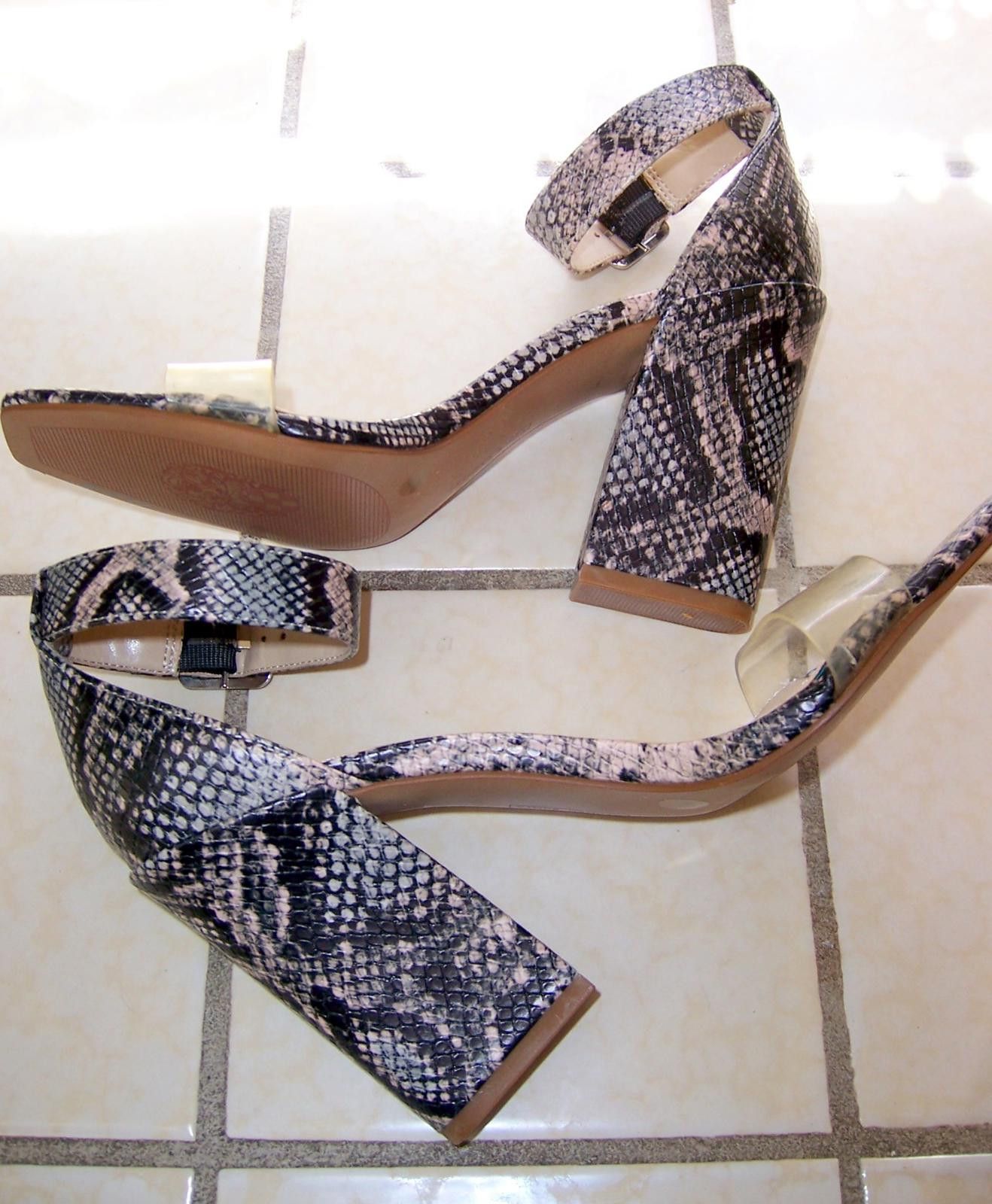 Vince Camuto Vince Camuto "VP-Feorla" Snakeskin Print Heeled Sandals - 7M Size US 7 / IT 37 - 9 Thumbnail