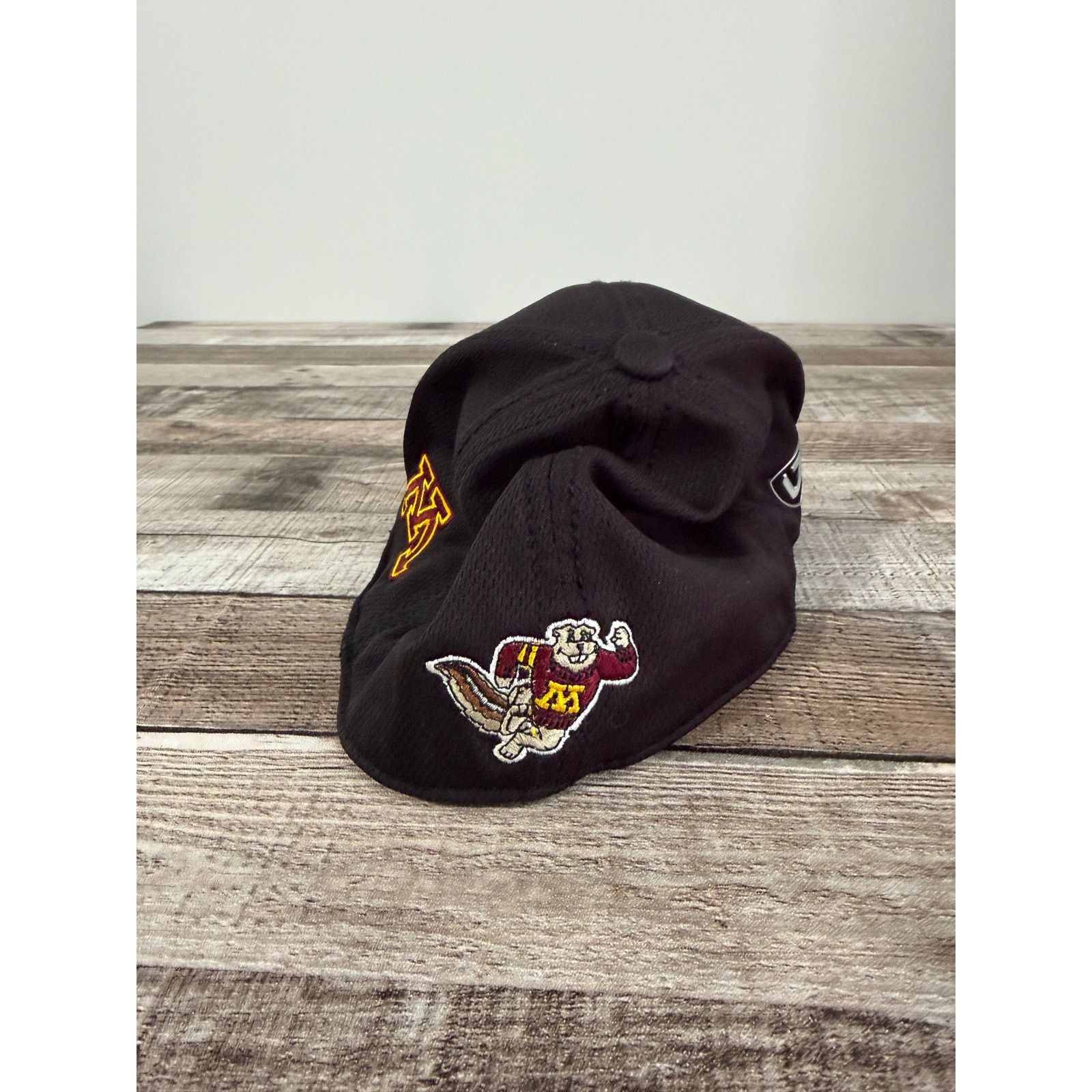 Top Of The World Minnesota Gophers Stretch-Fit College Baseball Hat Size ONE SIZE - 5 Thumbnail