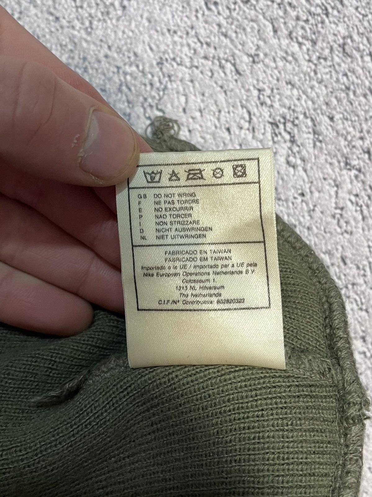 Nike Vintage Nike Beanie Hat Y2K Winter Knit Center Logo Cuffed Size ONE SIZE - 5 Thumbnail