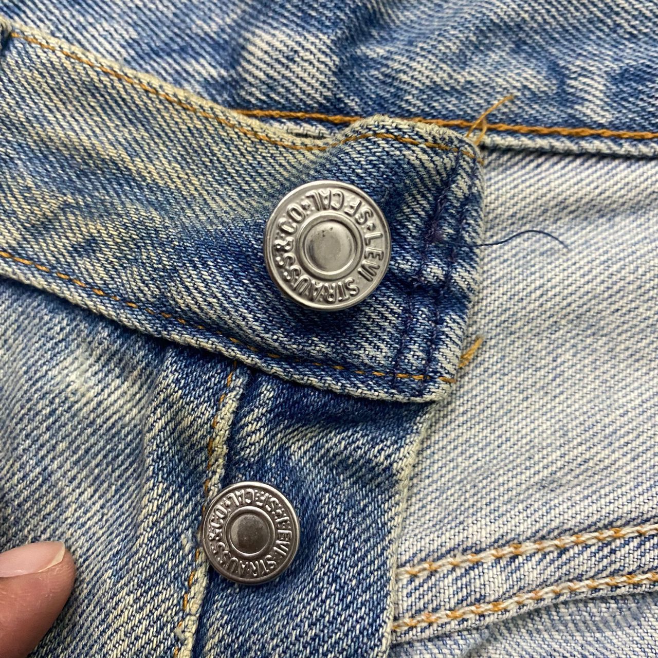 Levi's Vintage 90s Levis 501 Distressed denim Kurt Cobain Style Size US 33 - 17 Thumbnail