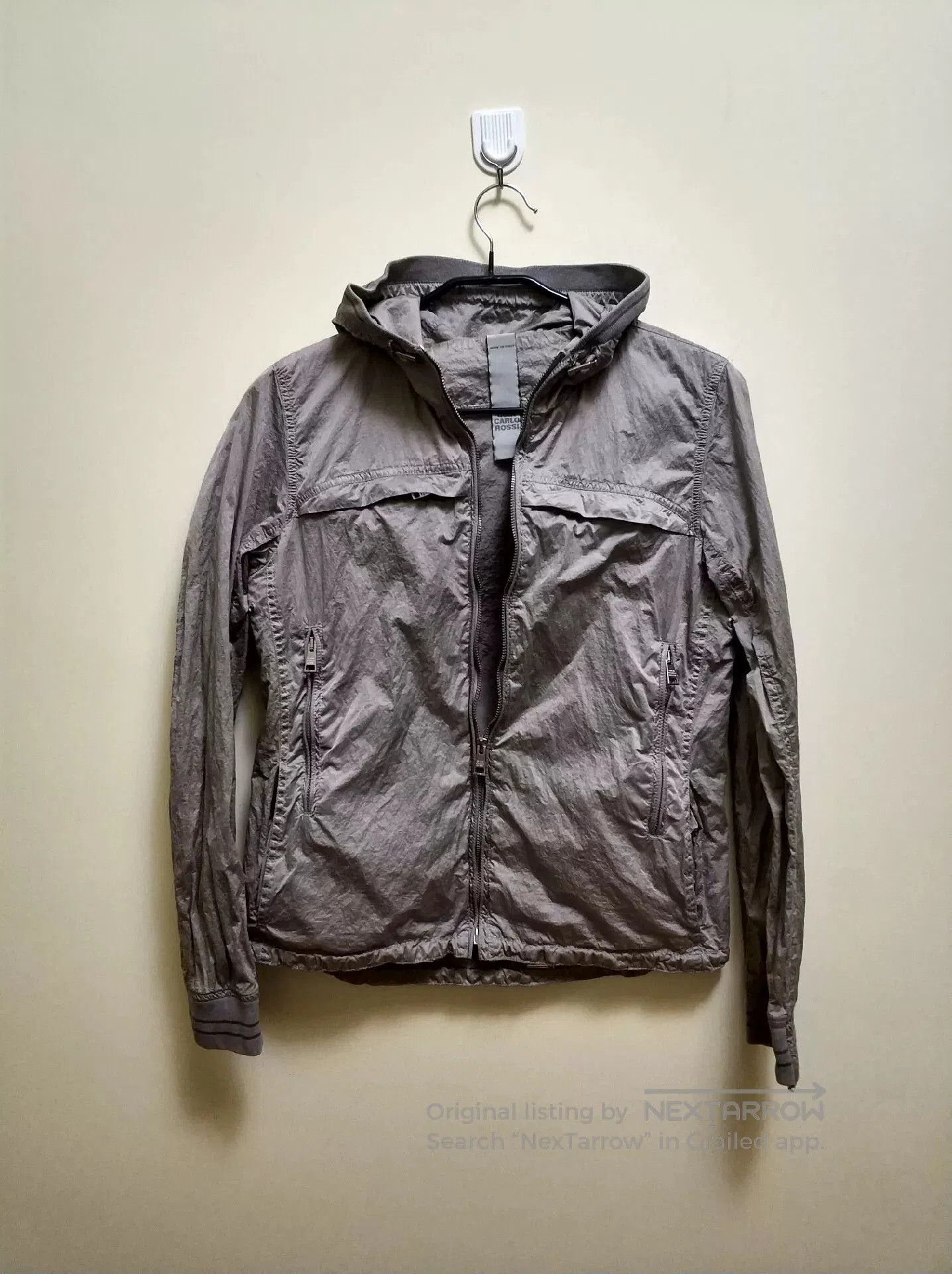 Lightweight Short Jacket for Men and Women.