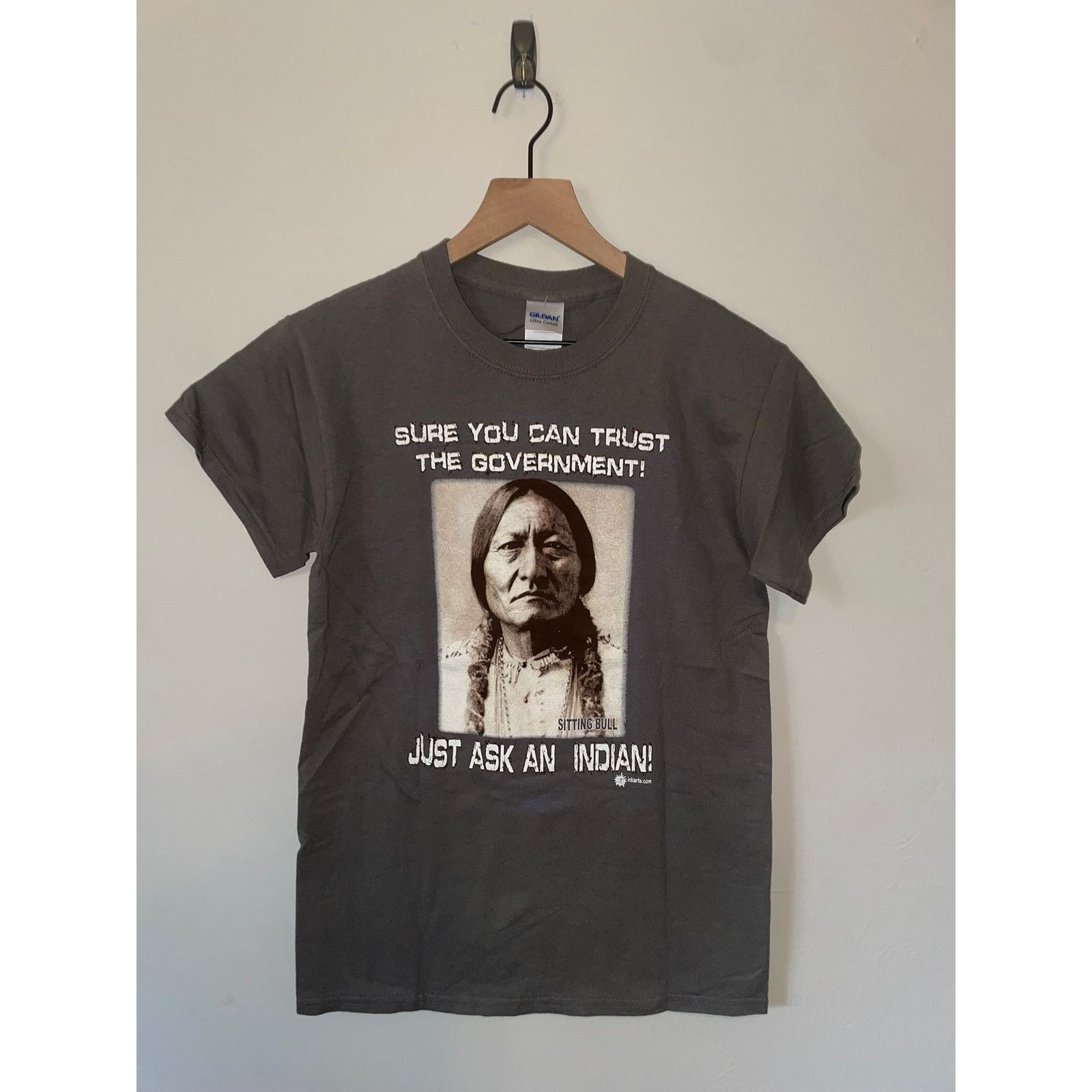 Gildan Y2K Sitting Bull Chief Joseph Ask An Indian Joke Shirt Small Size US S / EU 44-46 / 1 - 1 Thumbnail