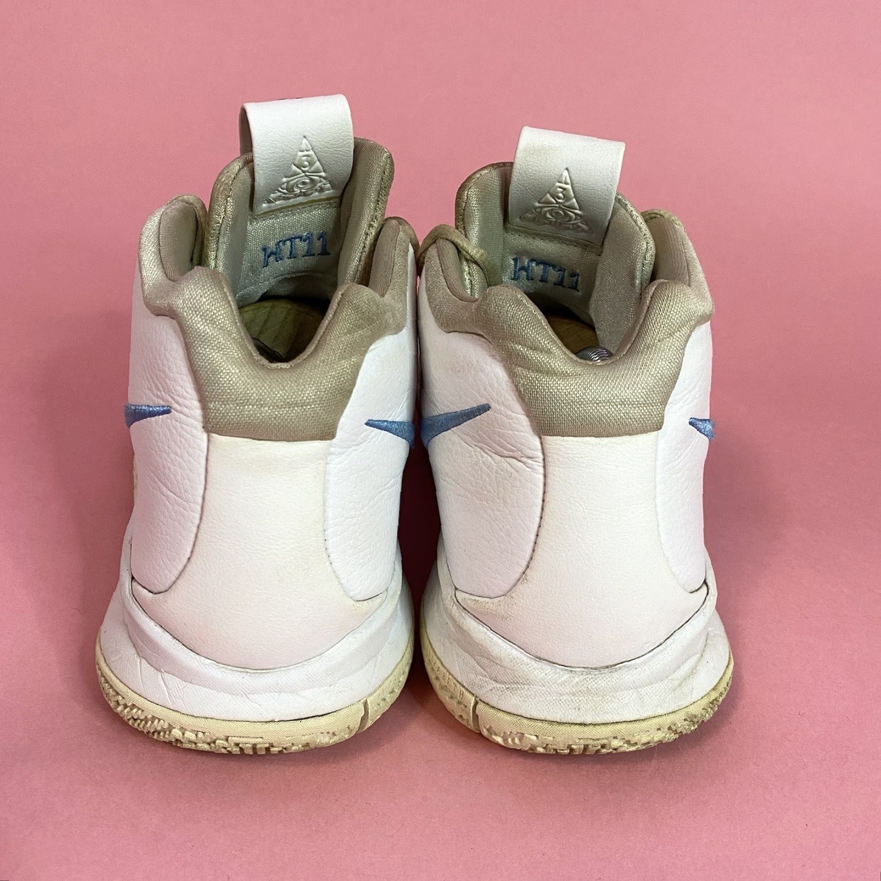 Nike VINTAGE Nike ID Kyrie AR3867-994 White Blue UNC Basketball Custom Sneakers Mens Size 8.5 Size US 8 / EU 41 - 7 Thumbnail