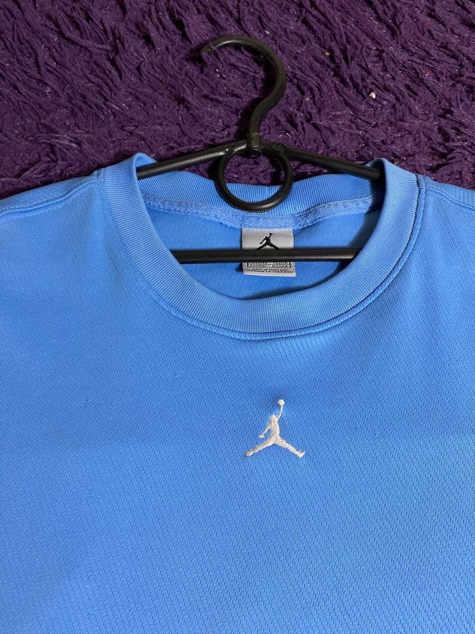 Jordan Brand × Vintage Vintage 90s Jordan T-shirt center Logo Y2K Ultra Rare Size US L / EU 52-54 / 3 - 13 Thumbnail