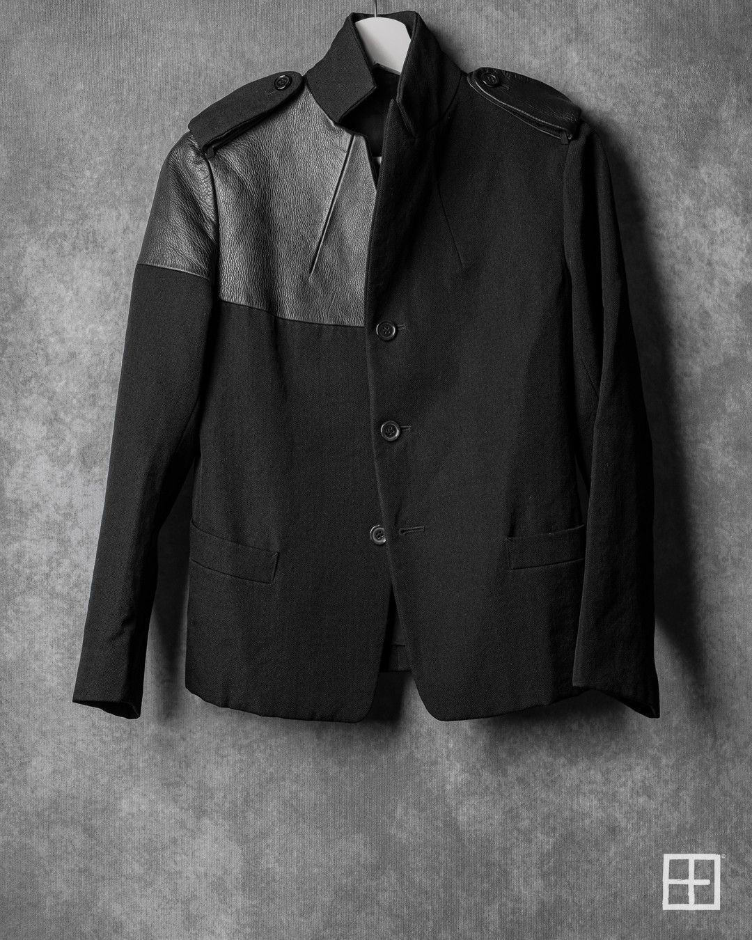 Yohji Yamamoto Yohji Yamamoto AW02 Runway Deerskin Patch Blazer Jacket Size M / US 6-8 / IT 42-44 - 1 Thumbnail