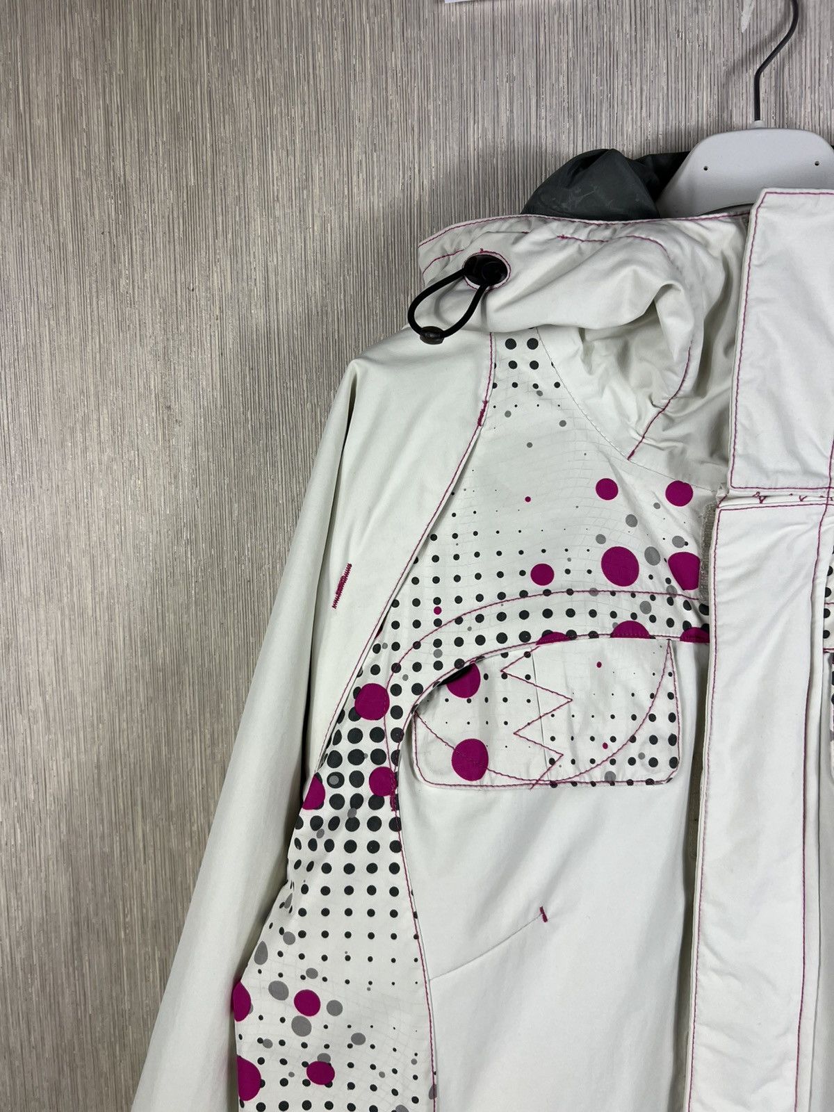 Oakley Vintage Oakley magnetic pocket y2k ski winter outdoor jacket Size S / US 4 / IT 40 - 5 Thumbnail