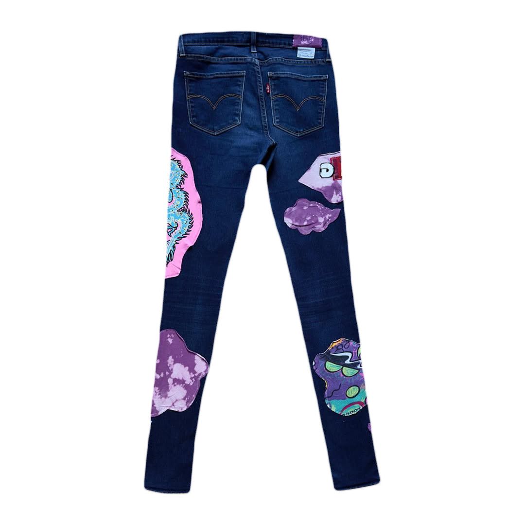 Levi's Upcycled “DRAGON POWER” Timberland Jeans Size 27" / US 4 / IT 40 - 2 Thumbnail