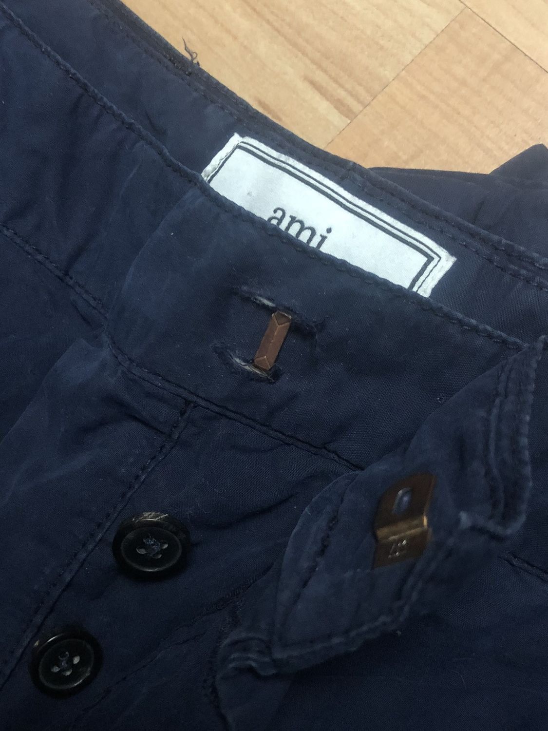 AMI AMI SS16 Lightweight Pleated Trousers In Navy Size US 32 / EU 48 - 9 Thumbnail