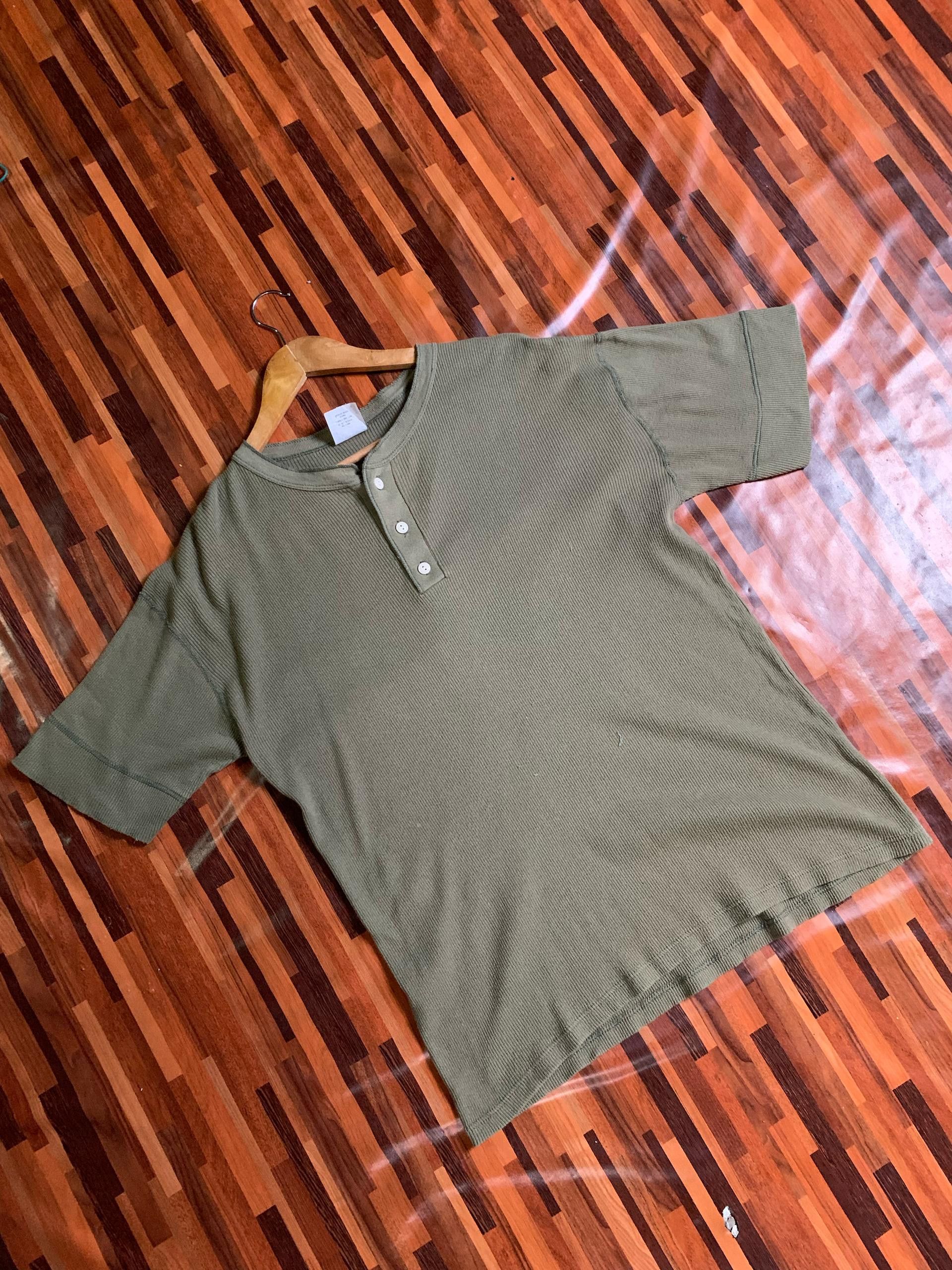 Other Vintage green olive army faded t-shirt Size US L / EU 52-54 / 3 - 1 Thumbnail