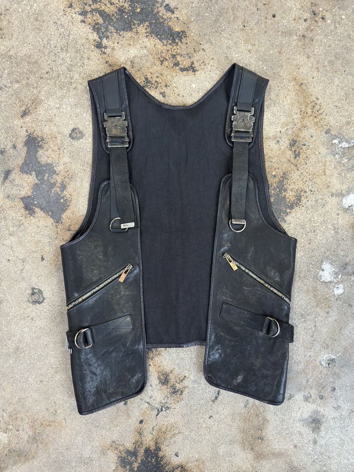 IERIB ‼️RARE‼️ Horse Leather “Parachute” Vest Bag from IERIB Size ONE SIZE - 3 Thumbnail