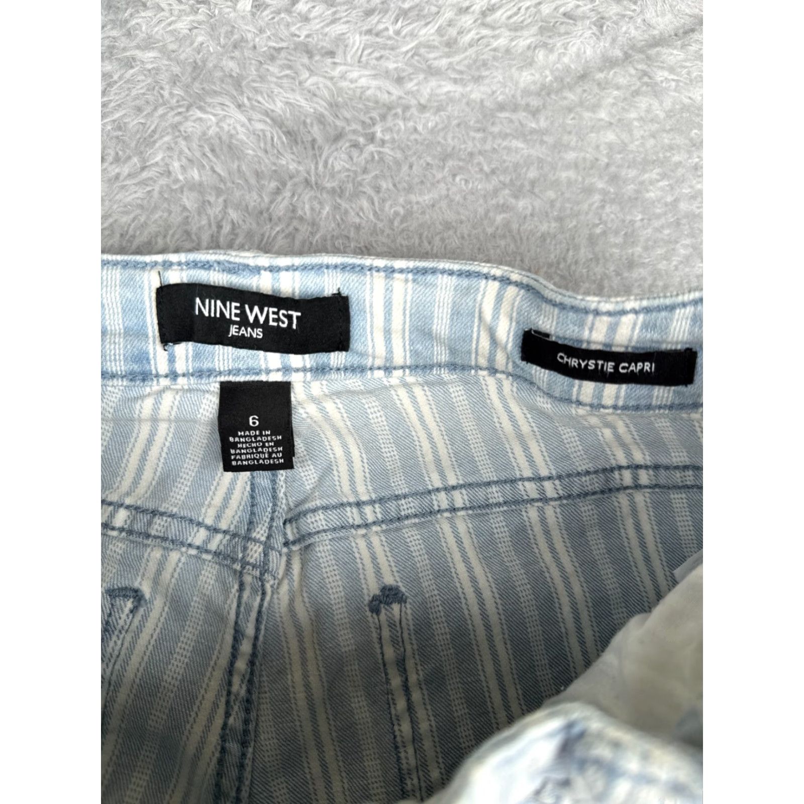 Nine West VINTAGE Nine West Jeans Womens 6 Capri Blue Denim Cotton Spandex 28x22 5-Pocket Stretch Size 28" / US 6 / IT 42 - 6 Thumbnail