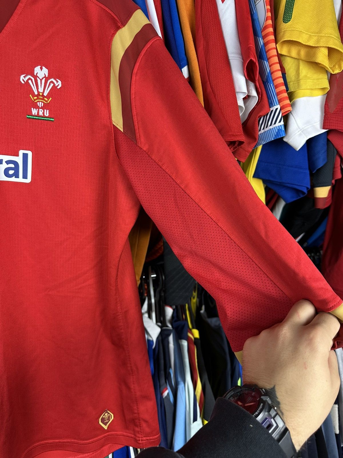 Under Armour Wales Team Jersey Rugby Union Shirt 2015 Under Armour XL Size US XL / EU 56 / 4 - 8 Thumbnail
