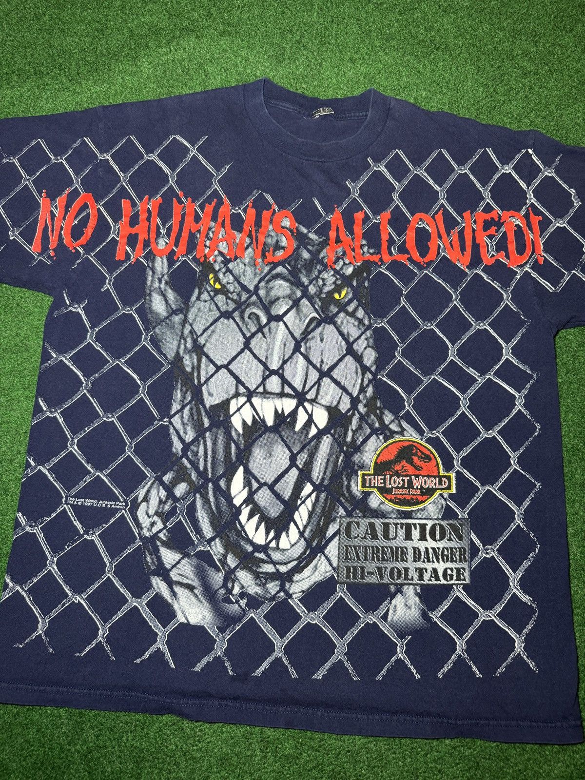 Vintage Vintage 90s Jurassic Park Lost World AOP T Rex XL T Shirt Size US XL / EU 56 / 4 - 2 Thumbnail