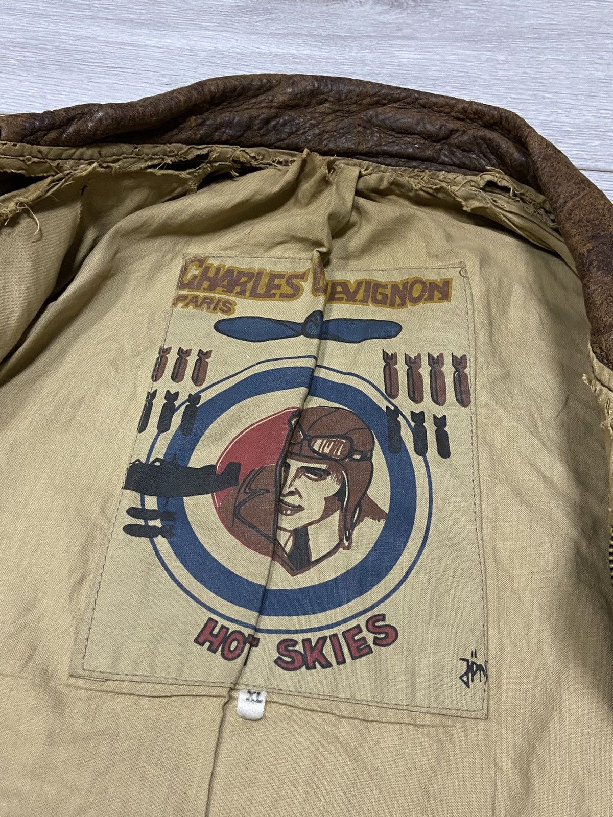 Chevignon Chevignon vintage leather worn distressed leather jacket fly Size US XL / EU 56 / 4 - 5 Thumbnail
