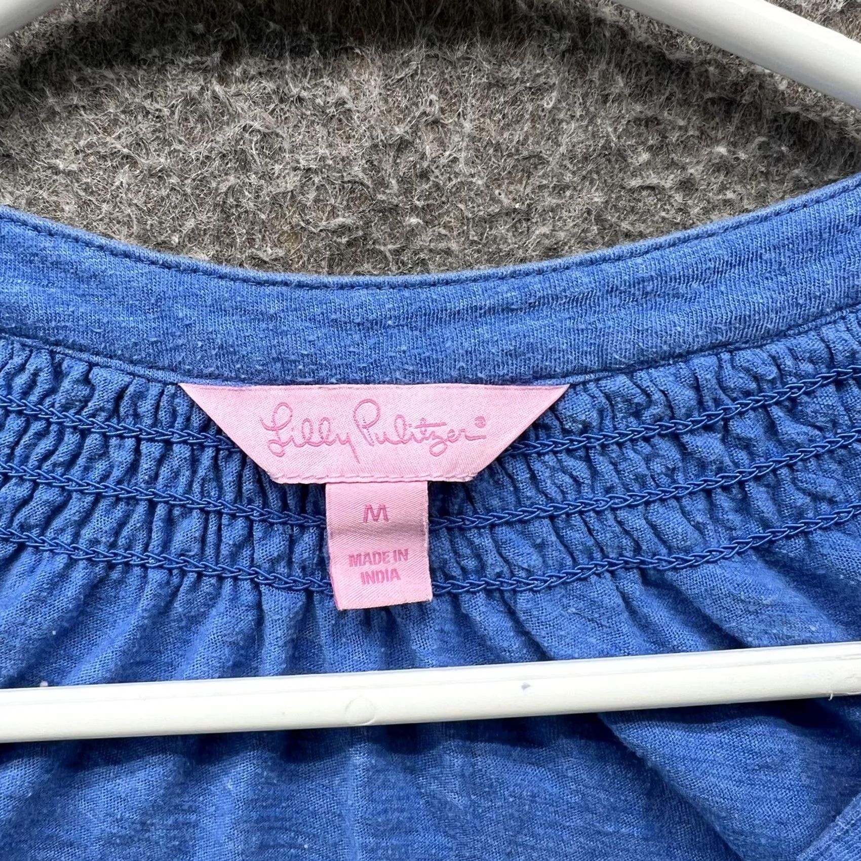 Lilly Pulitzer Lilly Pulitzer Tank Top Womens Medium Blue Smocked V Neck Button Sleeveless Size M / US 6-8 / IT 42-44 - 6 Thumbnail