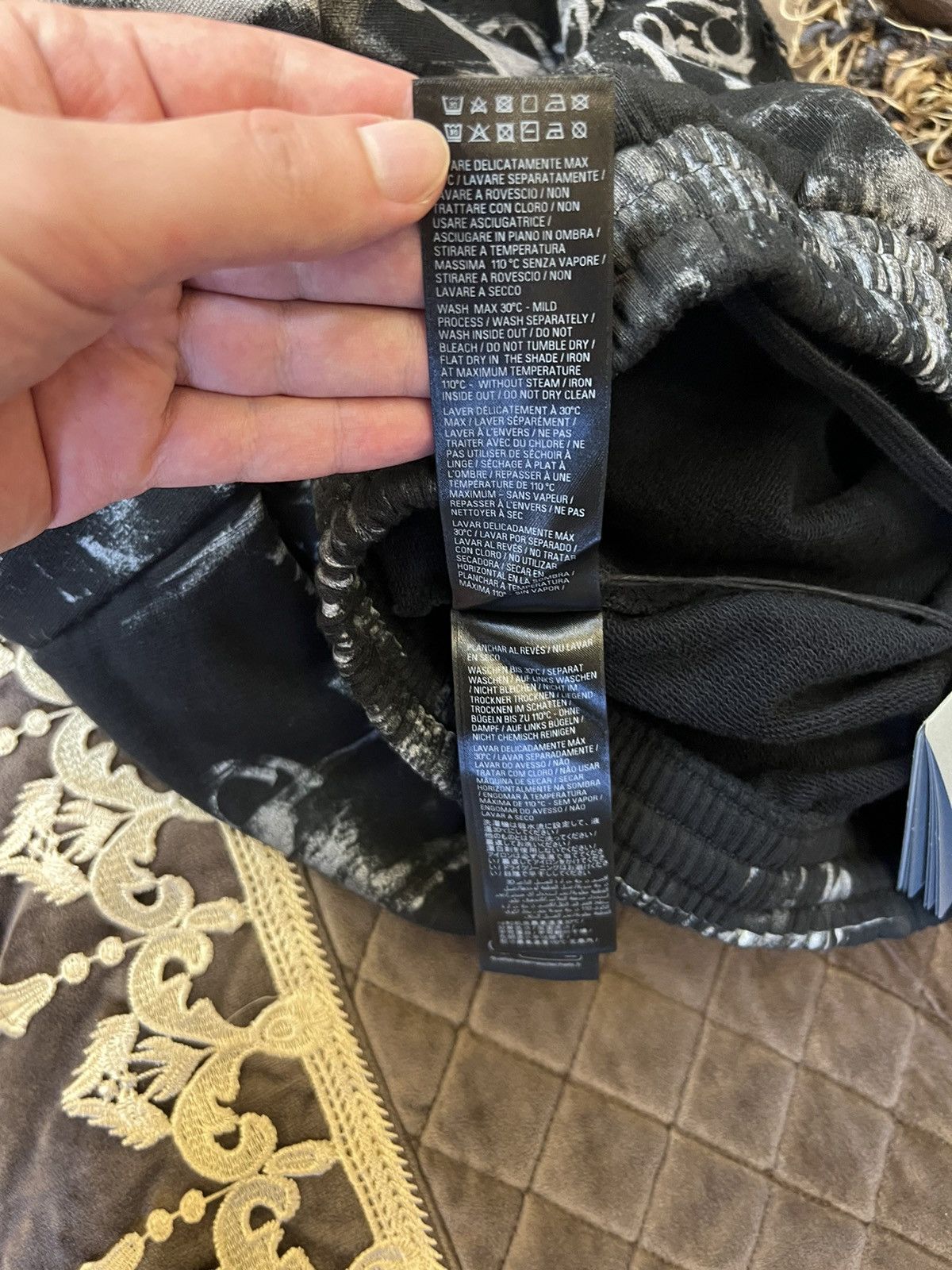 Balenciaga Balenciaga SS24 Black Graffiti Sweatpants Size US 28 / EU 44 - 8 Thumbnail