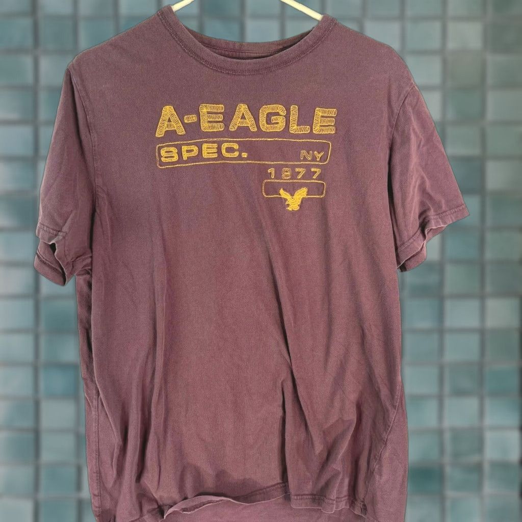 American Eagle Outfitters American Eagle Outfitters NY 1977 Mens Embroidered Logo Maroon Shirt Size XL Size US XL / EU 56 / 4 - 1 Thumbnail