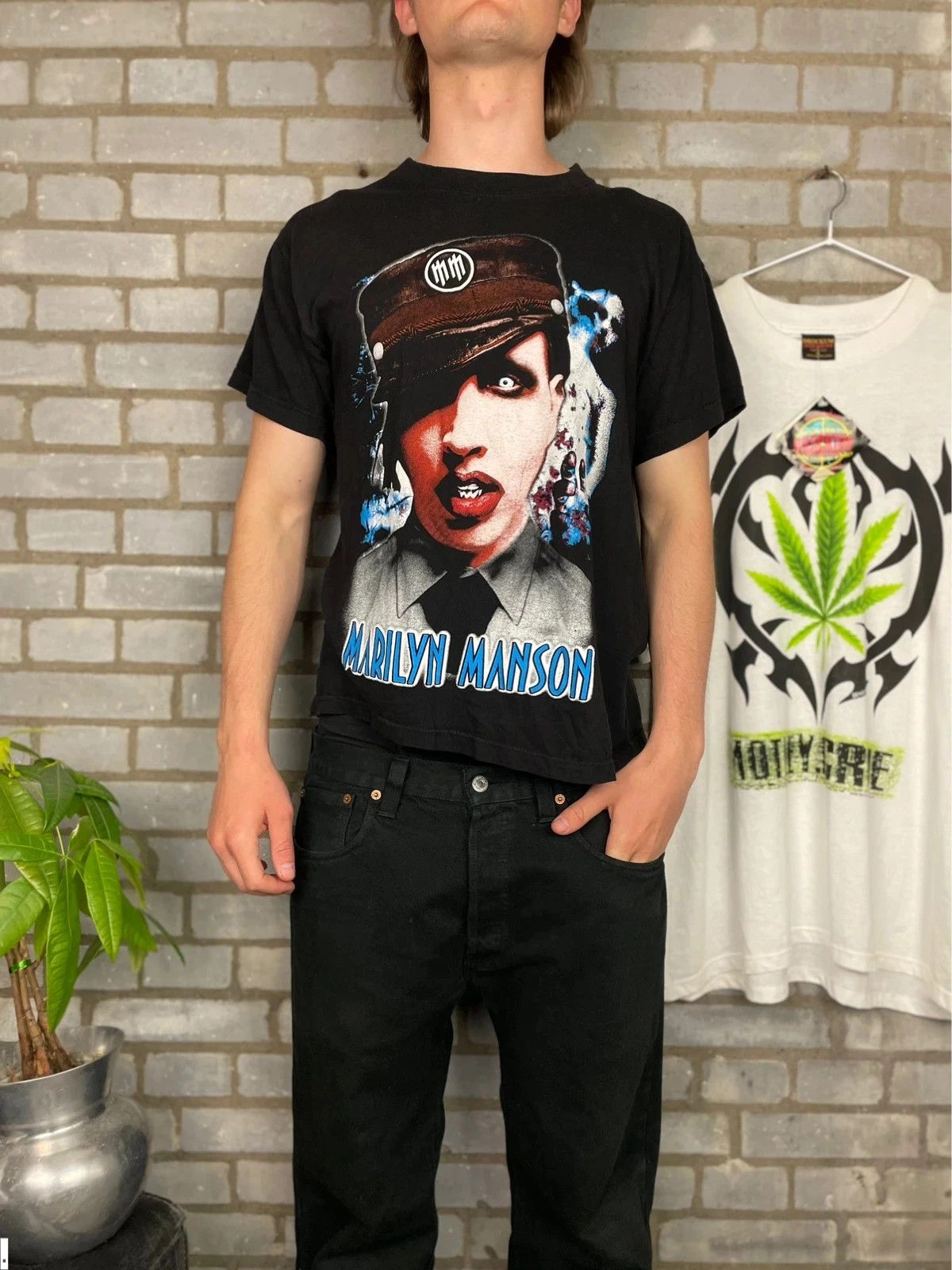 Band Tees Marilyn Manson vintage 2000’s T-shirt Y2K band T-shirt Size US M / EU 48-50 / 2 - 3 Thumbnail