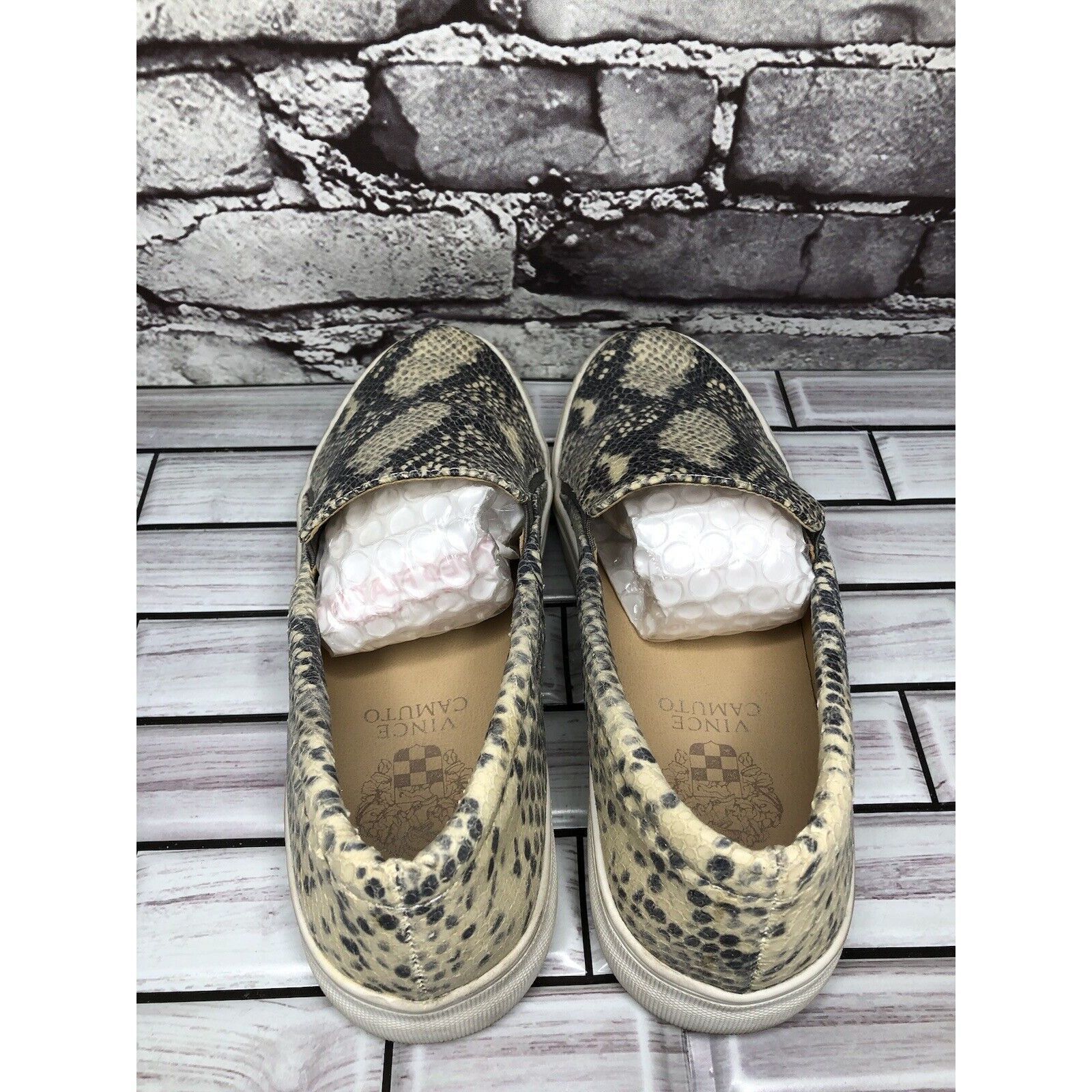Vince Camuto Vince Camuto Korli 2 Ivory Leather SnakeSkin Slip On Sneaker Size US 7.5 / IT 37.5 - 5 Thumbnail