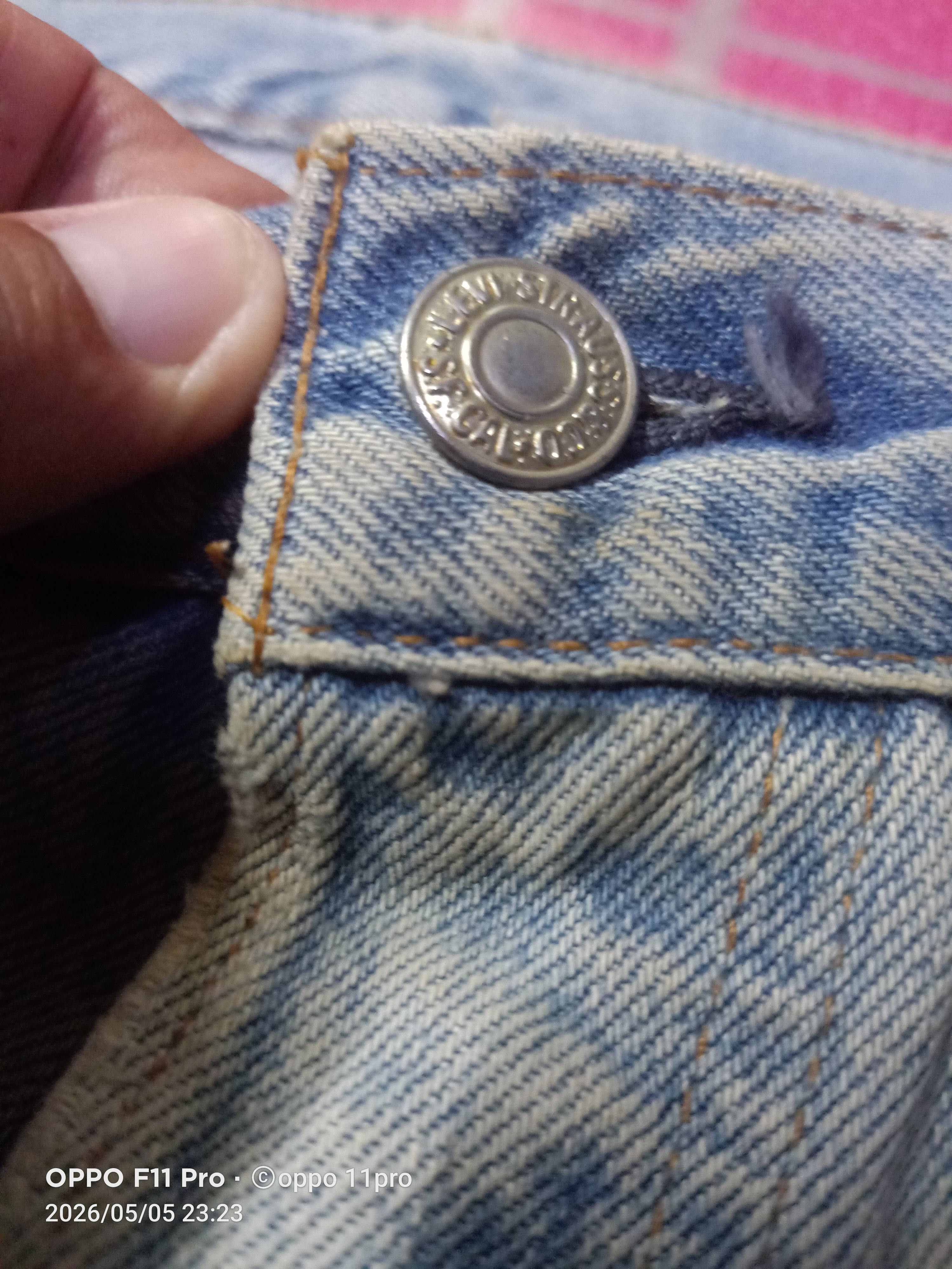 Levi's Vintage Clothing 💥 Levi's Vintage 501 70s Stamp Button 558 Distressdenim 💥 Size US 34 / EU 50 - 9 Thumbnail