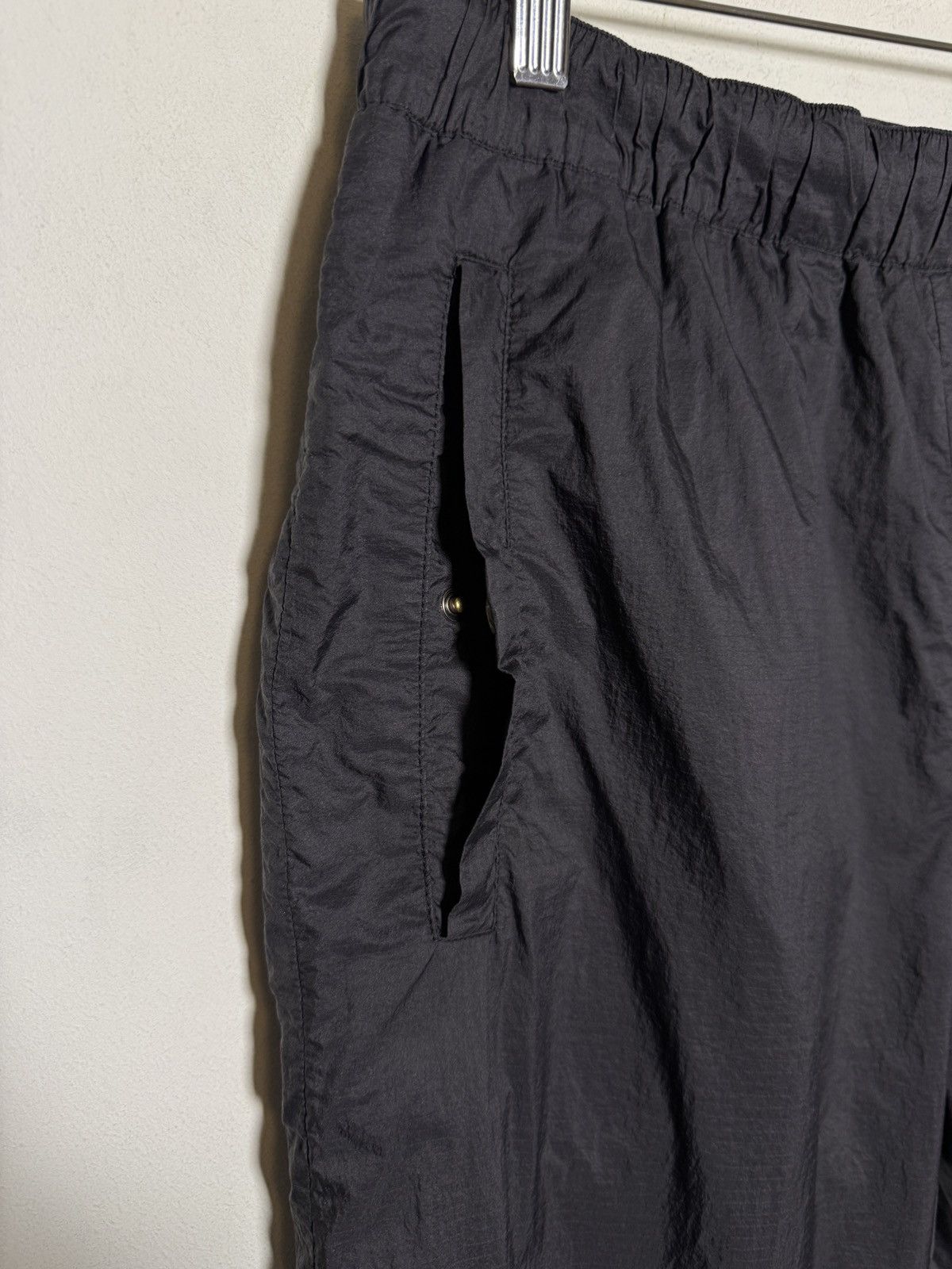 Acne Studios Acne Studios tech pants in ultra-lightweight ripstop nylon Size US 32 / EU 48 - 5 Thumbnail