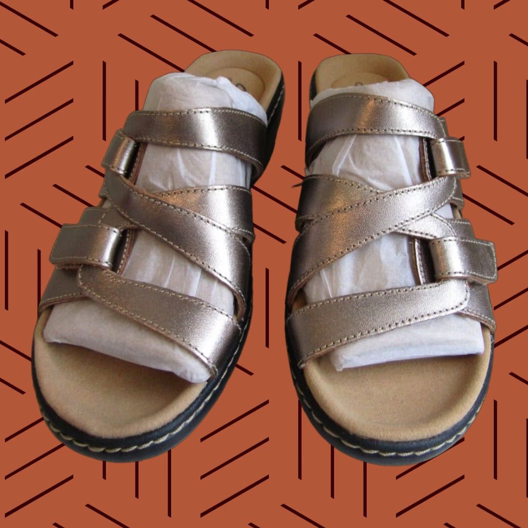 Clarks Merliah Karli Metallic Leather Wedge Sandals Women 8 Eu 39 Uk 5.5 Mid Heel Shoes Comfort Slide in Silver