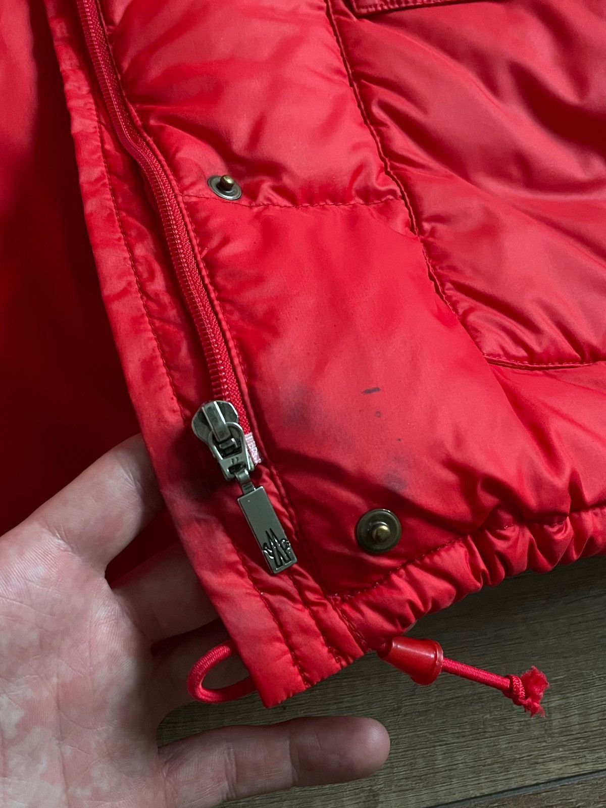 Moncler Vintage Moncler Grenoble Red Down Hooded Puffer Jacket Size L / US 10 / IT 46 - 19 Thumbnail