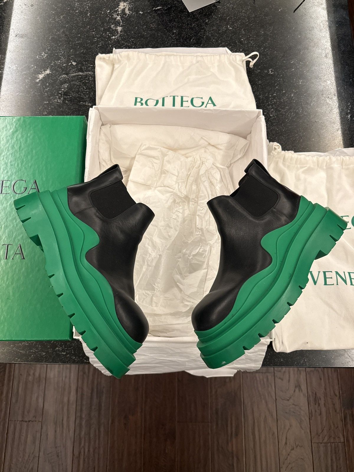 Bottega Veneta Ankle Tire Chelsea Boot