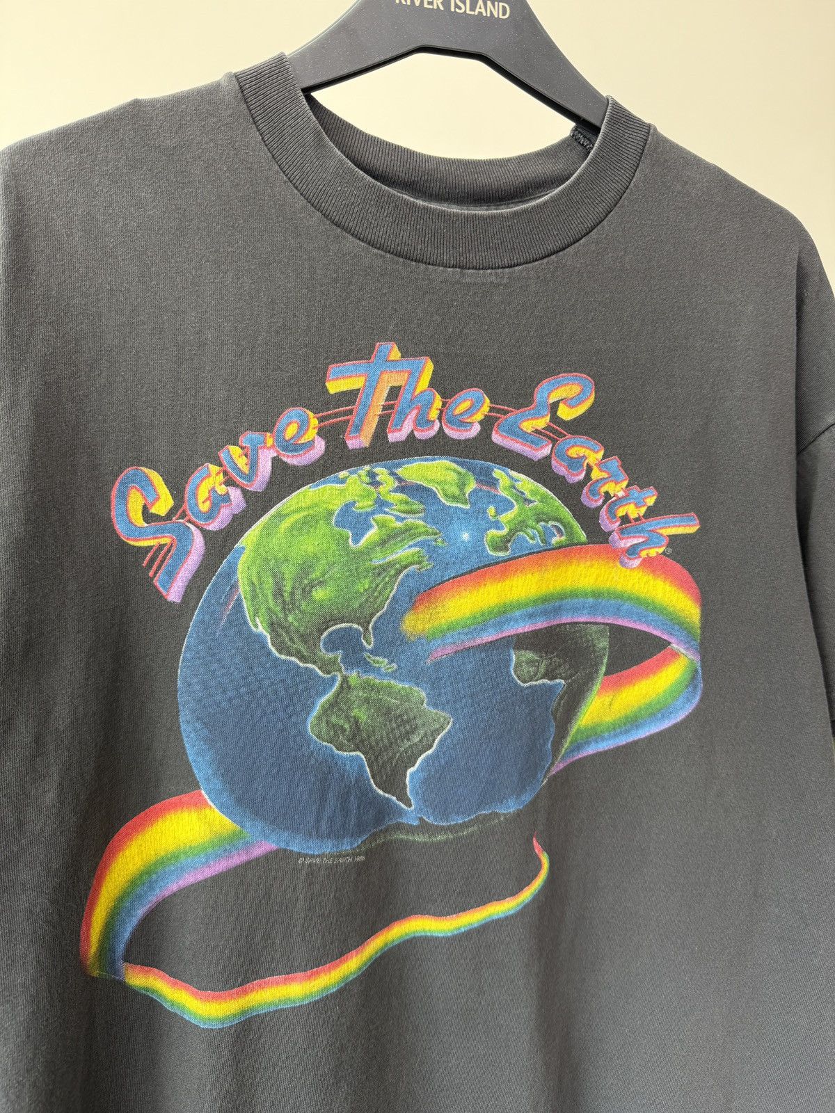 Other Vintage Save The Earth 1986 Made in USA Faded Tee Size US XL / EU 56 / 4 - 6 Thumbnail
