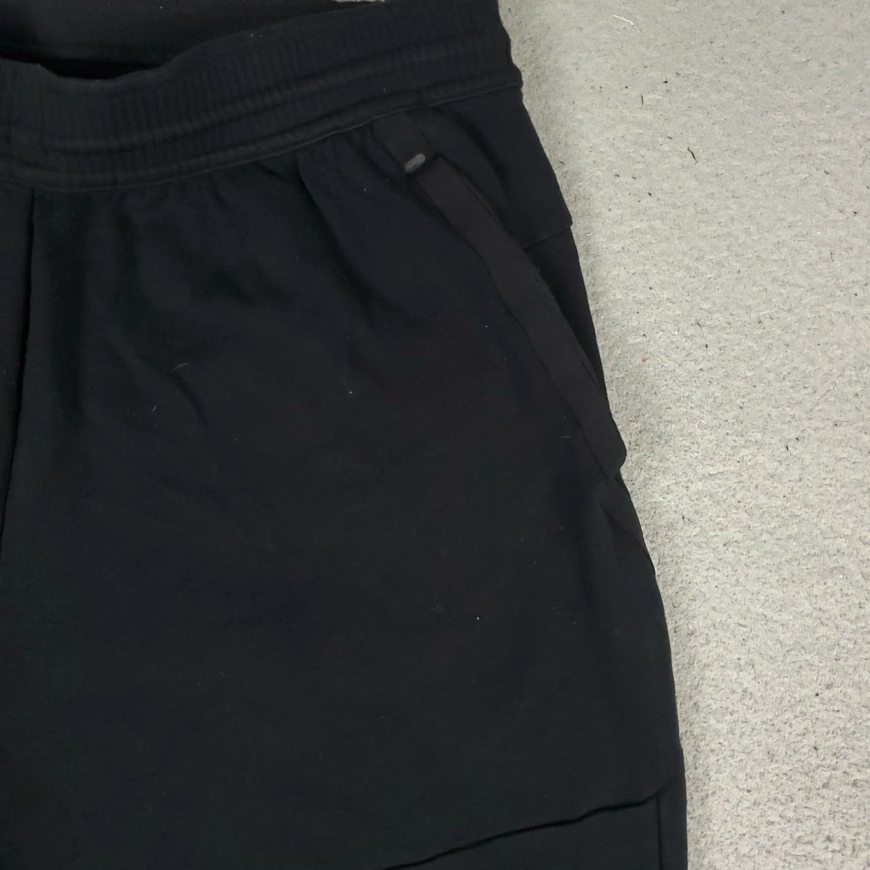 Nike Nike Shorts Mens Large Black Swoosh Training Active Sweat Shorts Size US 33 - 3 Thumbnail