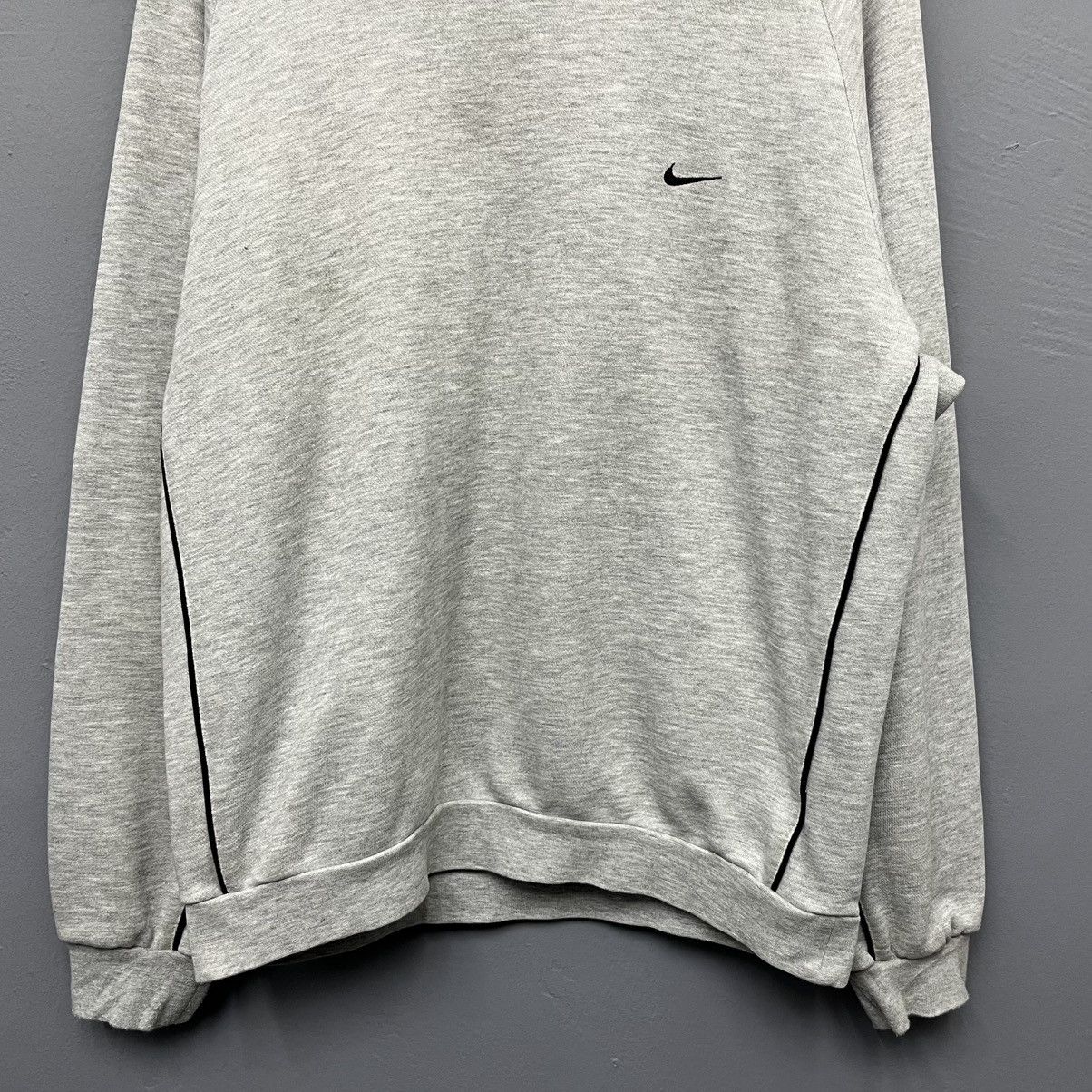 Nike Vintage Nike Small Swoosh Sweatshirt Size US L / EU 52-54 / 3 - 4 Thumbnail