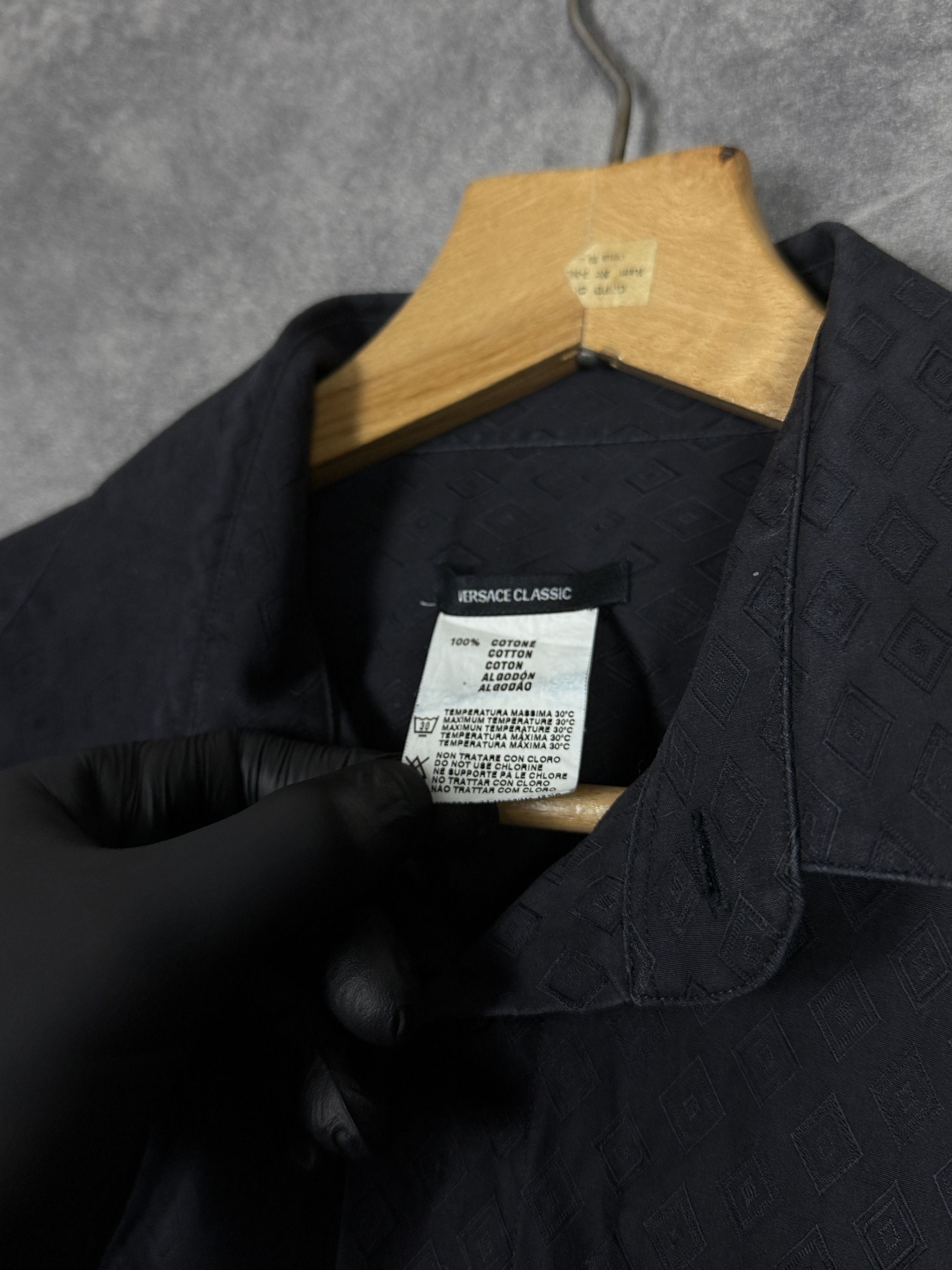 Versace Black Versace long sleeve shirt pattern cotton black Size US L / EU 52-54 / 3 - 4 Thumbnail