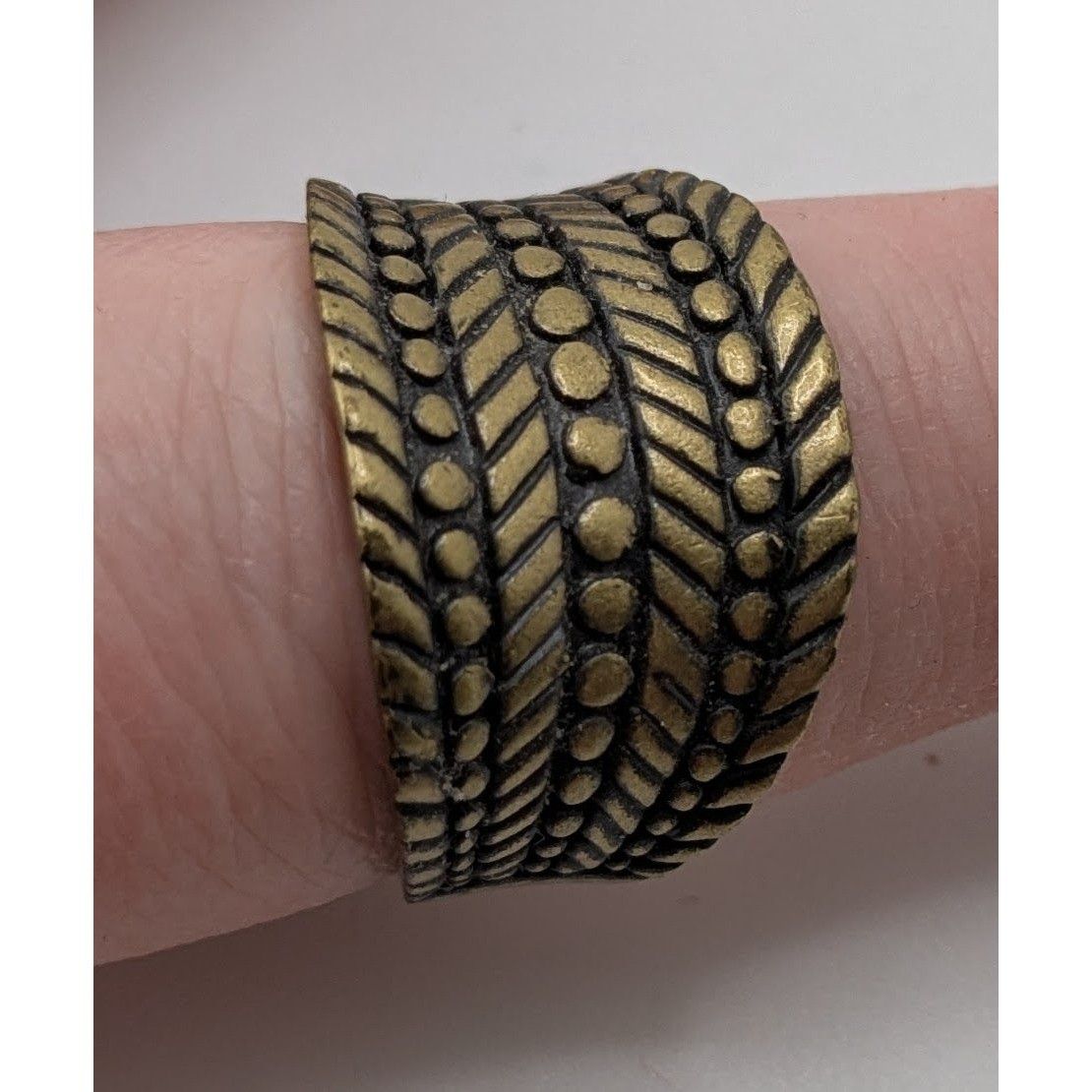 Other Vintage Lia Sophia "Rattan" Brass-Tone Wide Band Ring Size 9 Size ONE SIZE - 6 Thumbnail