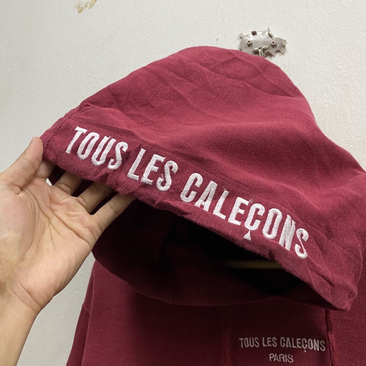 Japanese Brand 90s VINTAGE TOUS LES CALECONS VERY RARE HOODIE Size US S / EU 44-46 / 1 - 6 Thumbnail