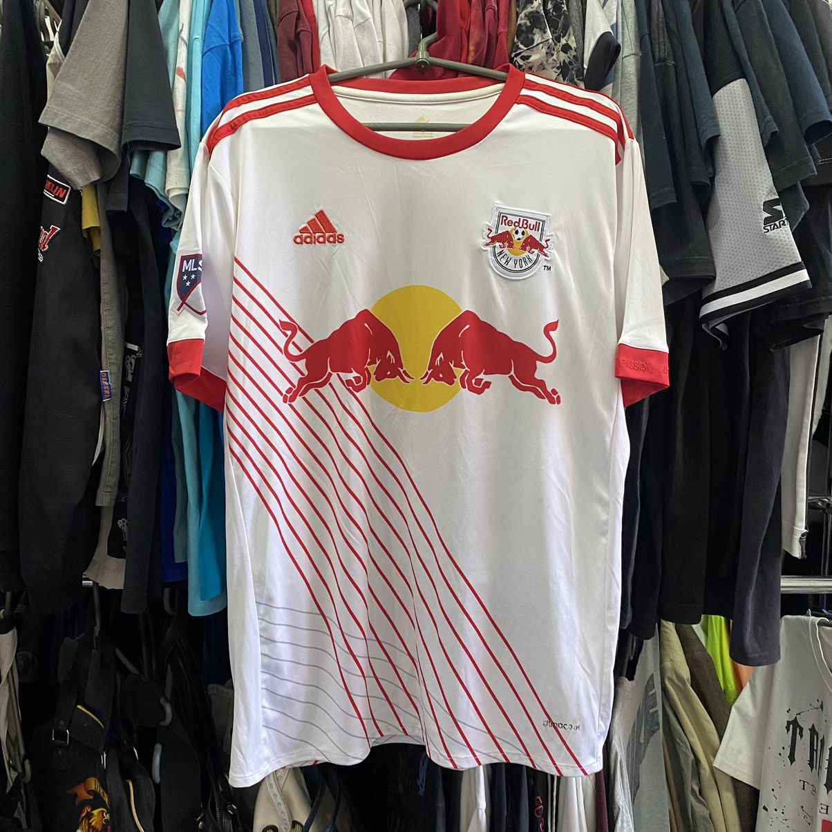 Vintage Men’s Adidas FC Red Bull Leipzig Williams soccer jersey Size US L / EU 52-54 / 3 - 1 Thumbnail
