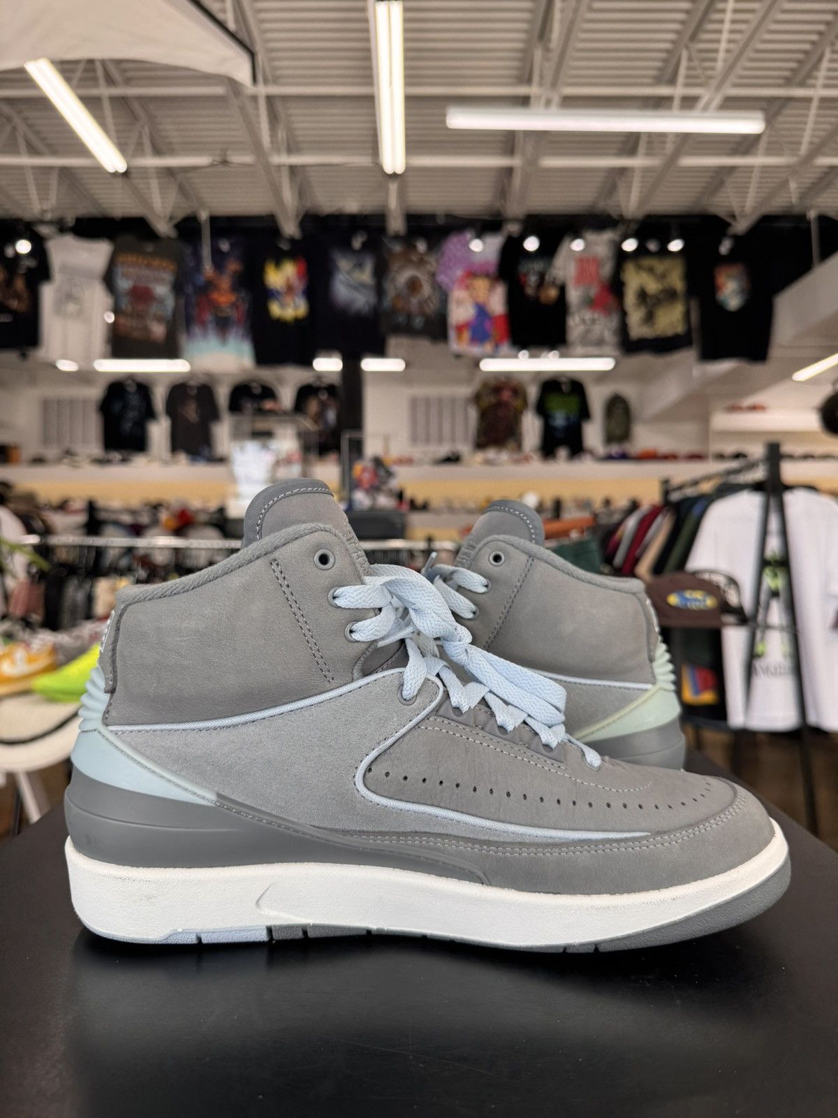 Jordan Brand Air Jordan 2 Retro Cool Grey Size 9W/7M (2023) Size US 7 / EU 40 - 3 Thumbnail