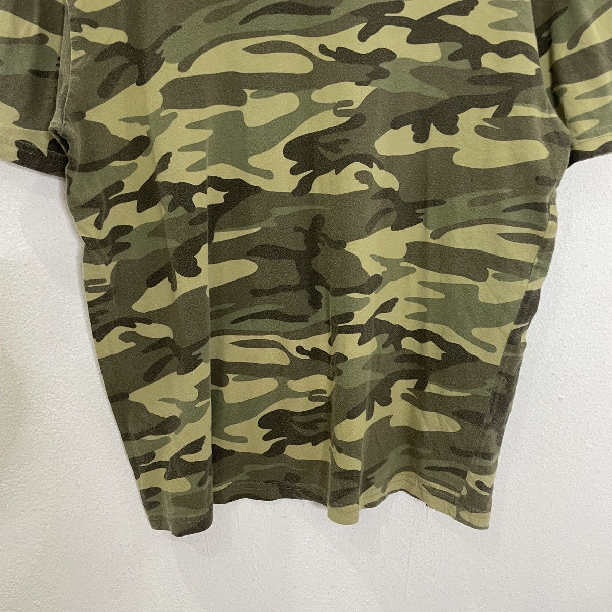Hard Rock Cafe Vintage Hard Rock New York Skulls Camo Tee Size US L / EU 52-54 / 3 - 10 Thumbnail