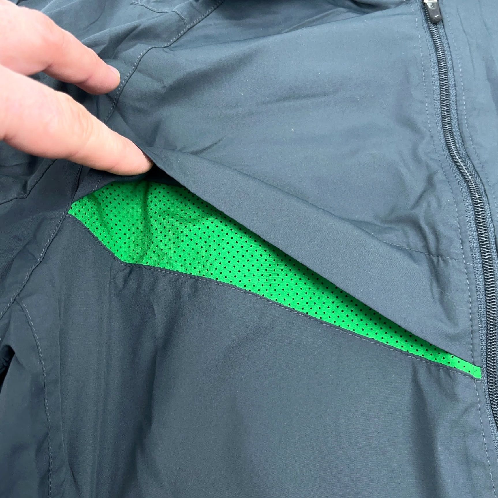 Nike Nike Jacket Men Small Gray Windbreaker Track Suit Featherlight Performance Run Size 36R - 3 Thumbnail