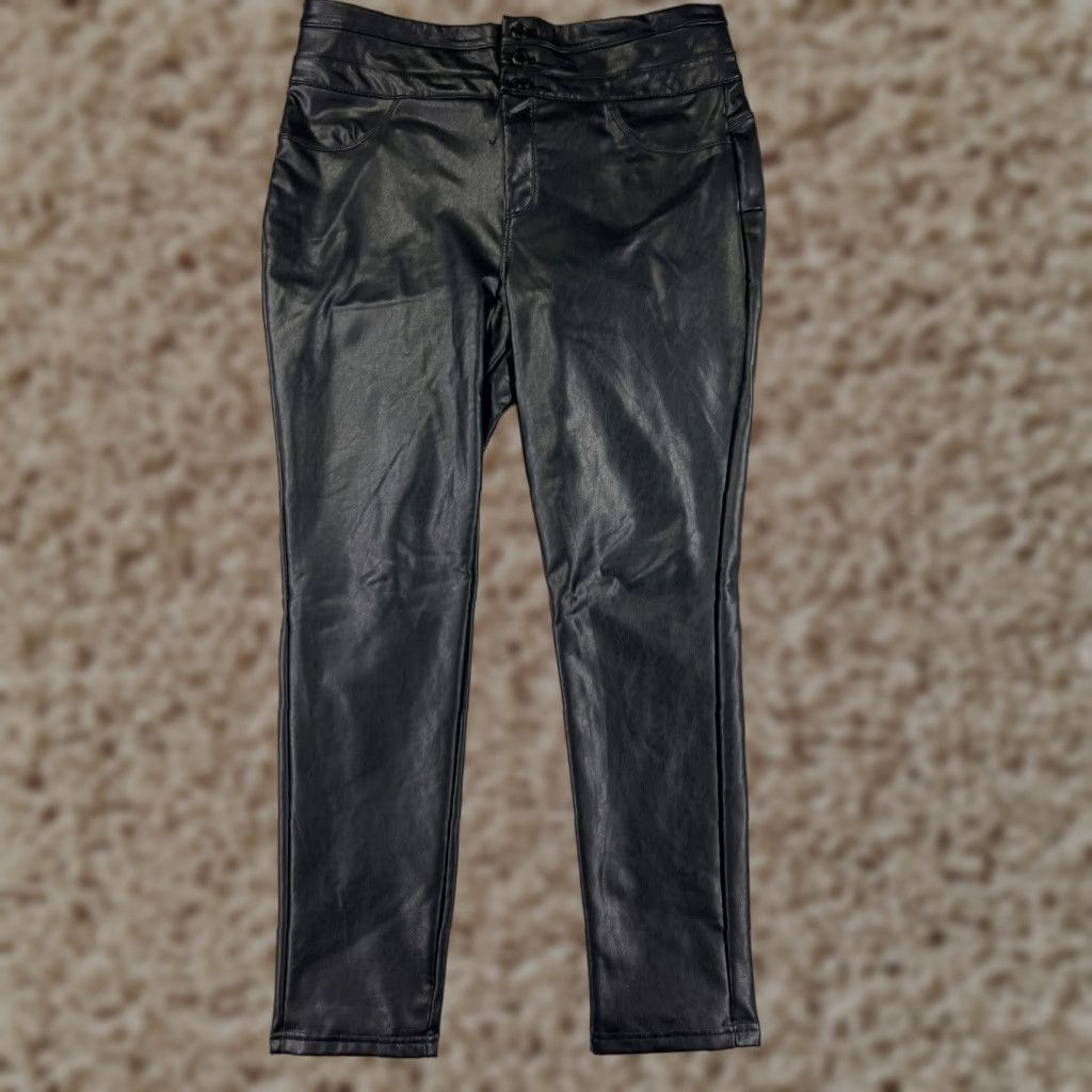 Vintage VINTAGE BBJ Women's Pants 17 Black Faux Leather Straight Leg Regular Fit Modern 2000s Womens Size 38" / US 16 / IT 52 - 1 Thumbnail