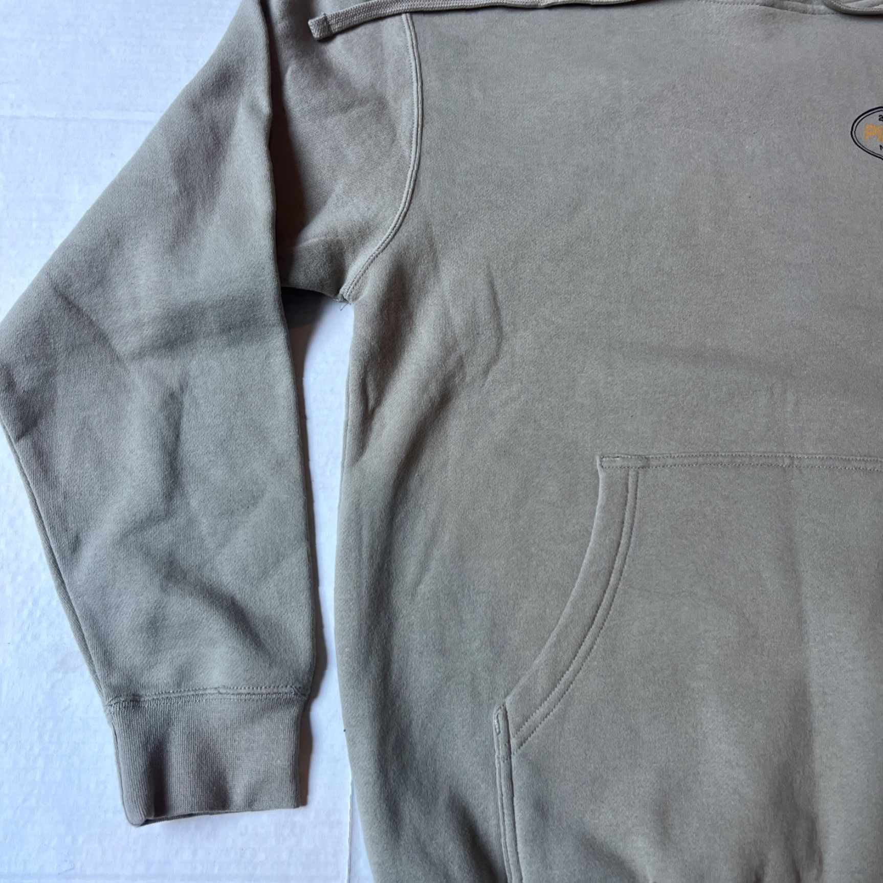 Vissla Vissla Hoodie Mens M Beige Graphic Print Logo Surfer Hooded Pullover All Seasons Beach Surf 2025 Pipe Pro WSL North Shore Hawaii New Size US M / EU 48-50 / 2 - 3 Thumbnail