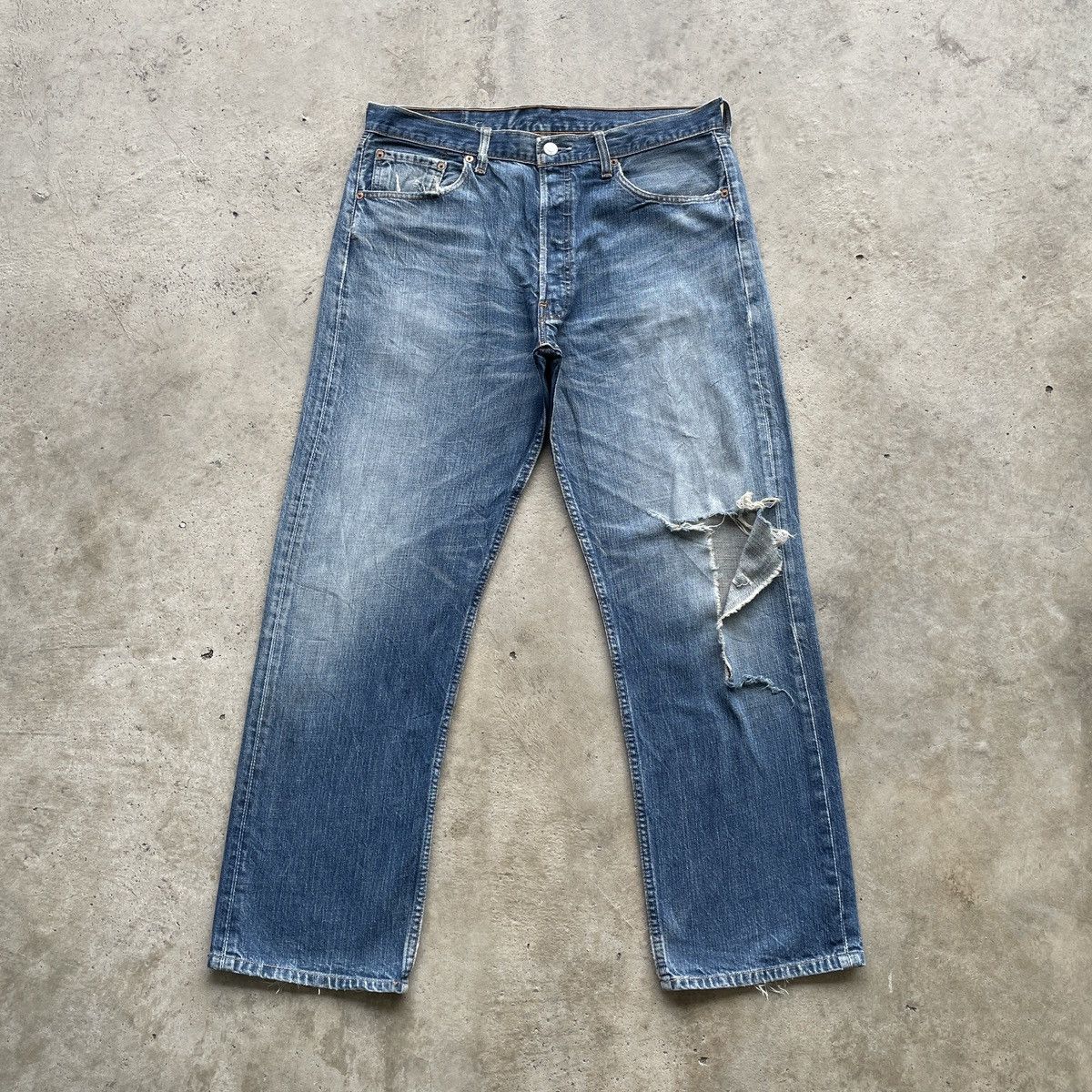 Levi's Vintage Clothing Vintage Levi’s 501 Ripped Faded Distressed Jeans Pants Denim Size US 35 - 1 Thumbnail