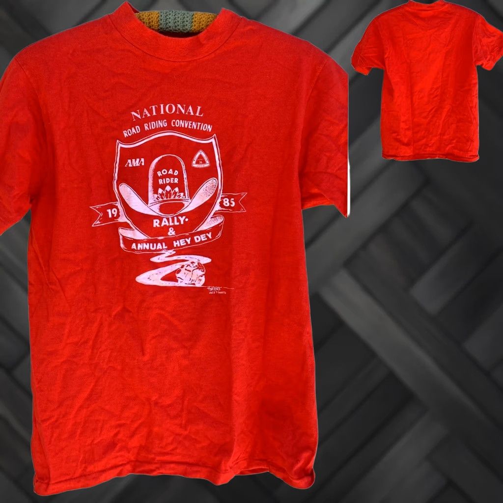 Hanes VINTAGE AMA Road Rider Annual Hey Day 85 T-Shirt National Road Riding Convention Hanes M Red Mens Graphic Tee 1985 1980s USA Size US M / EU 48-50 / 2 - 1 Thumbnail