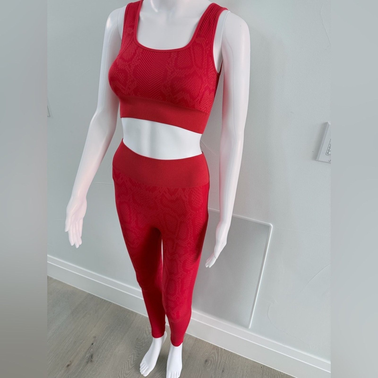Other Yoga Gym Fitness Lounge Red Two-Piece Activewear Set Size 26" / US 2 / IT 38 - 7 Thumbnail