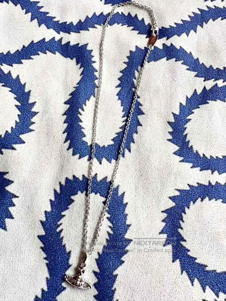 Vivienne Westwood Vivienne Westwood Vintage Silver Small Saturn Necklace Size ONE SIZE - 2 Thumbnail